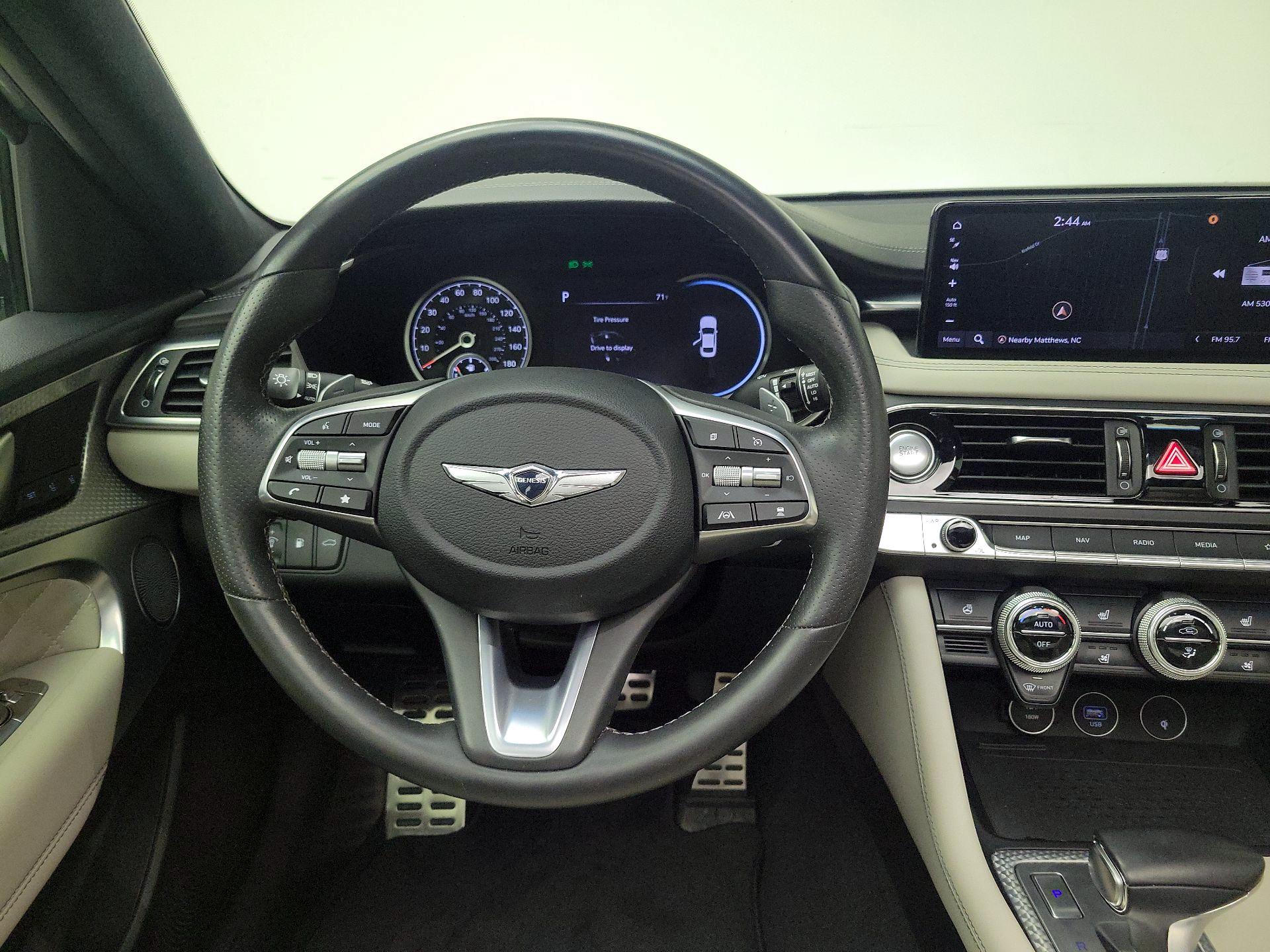 Thumbnail: 2022 Genesis G70 - 10