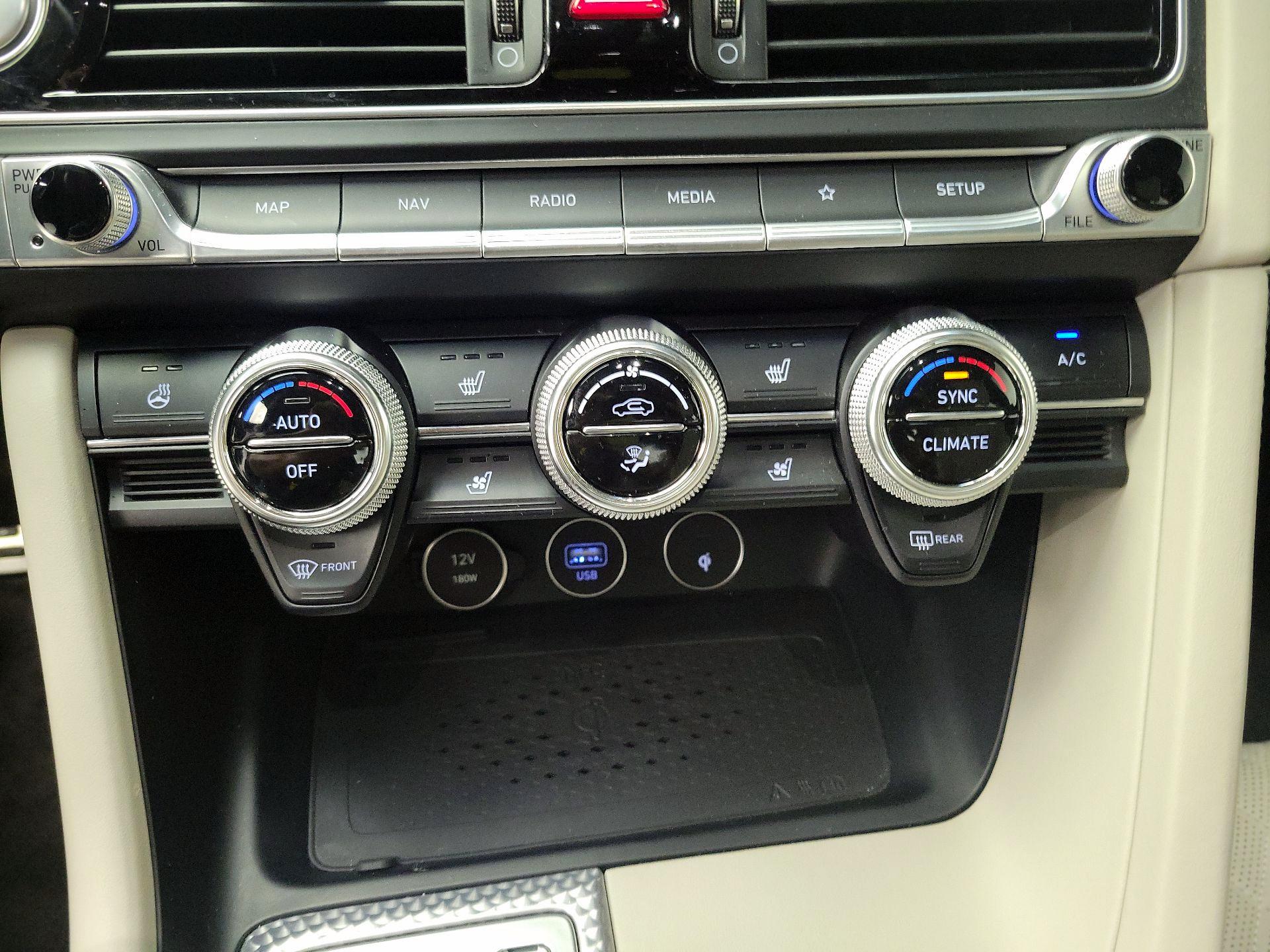 Thumbnail: 2022 Genesis G70 - 17