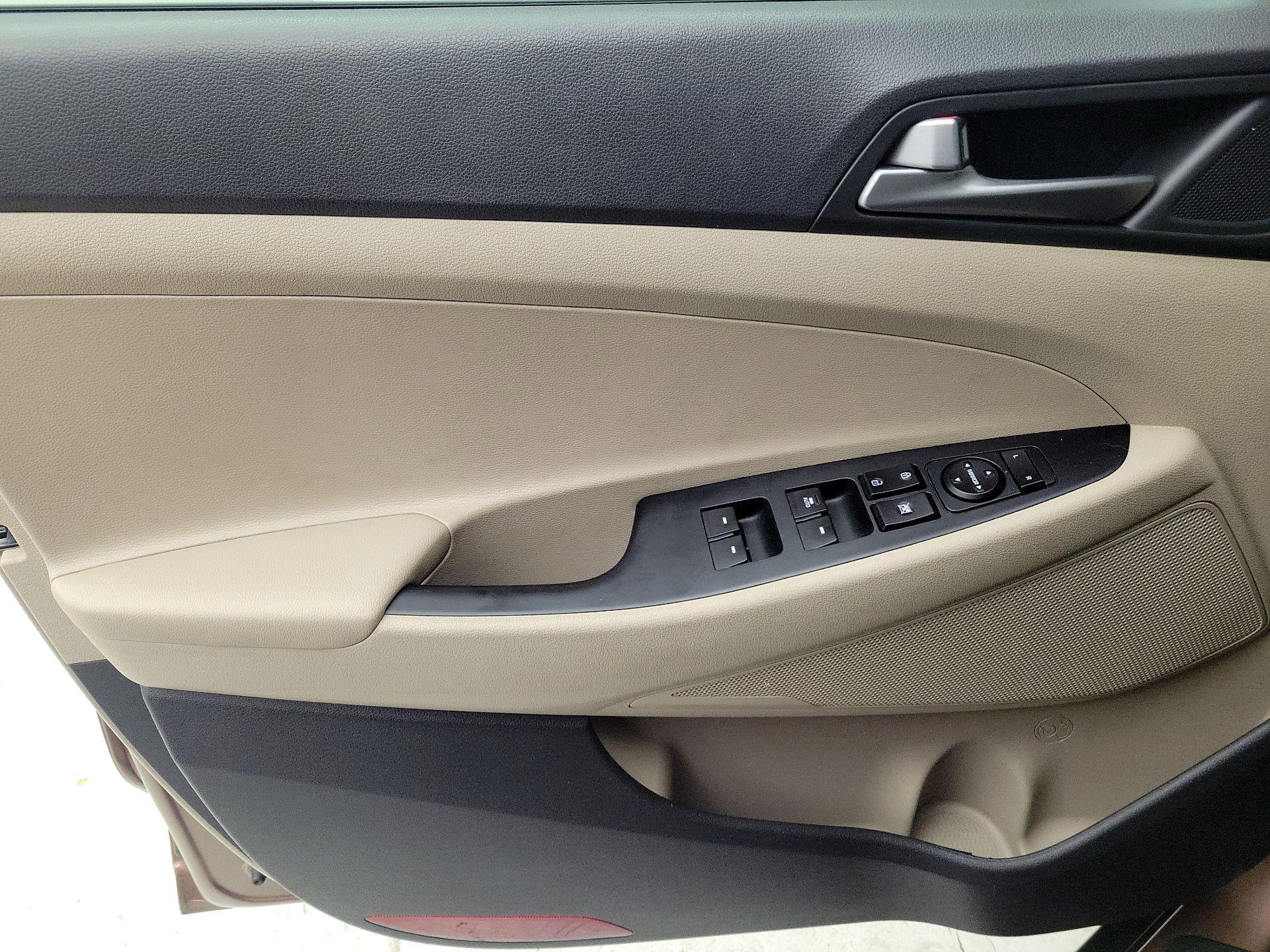Thumbnail: 2017 Hyundai Tucson - 12