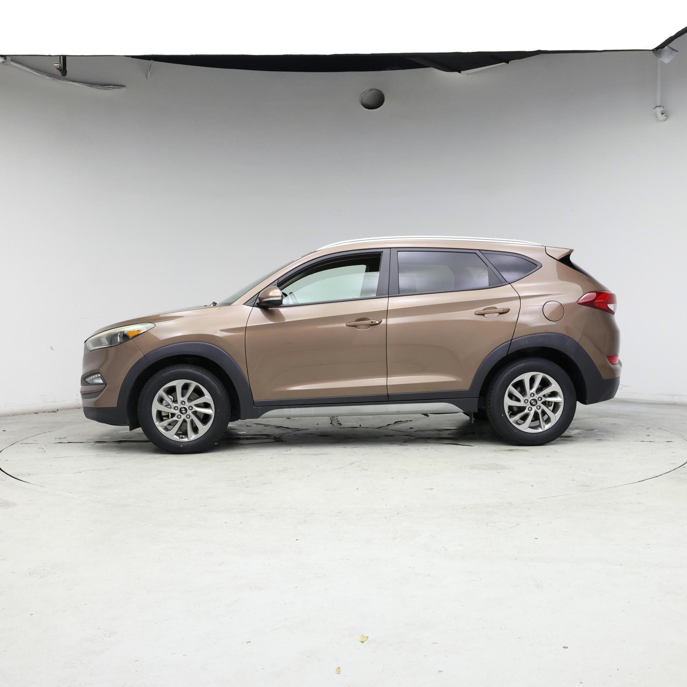 Thumbnail: 2017 Hyundai Tucson - 3