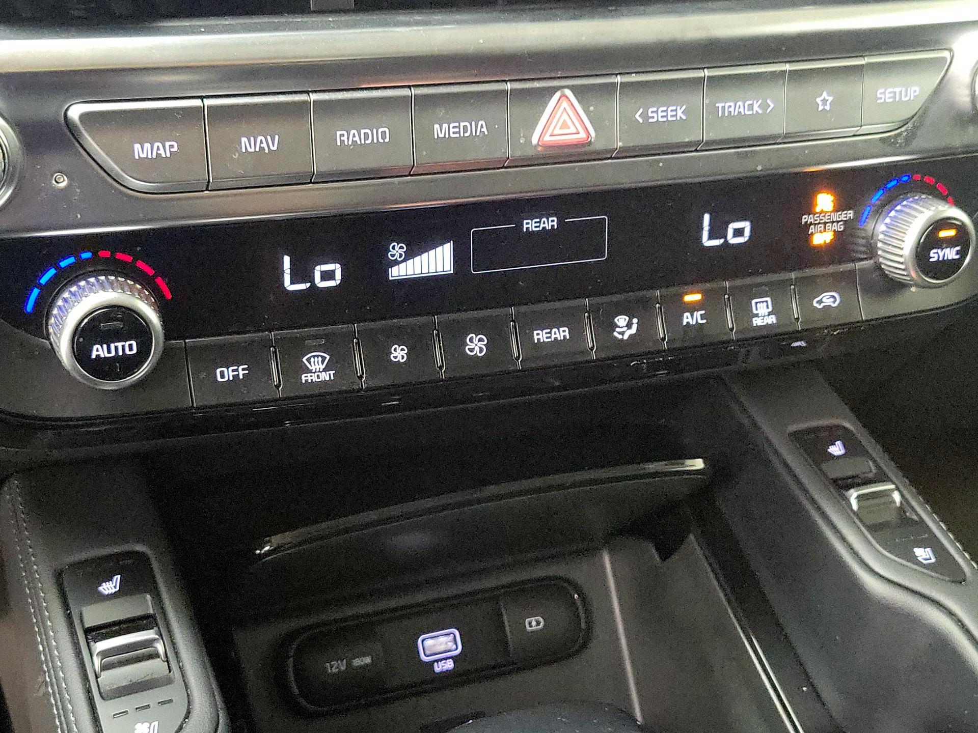 Thumbnail: 2020 Kia Telluride - 16