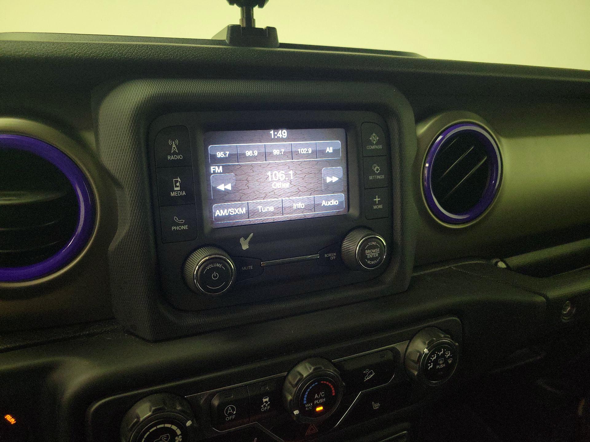Thumbnail: 2018 Jeep Wrangler - 15