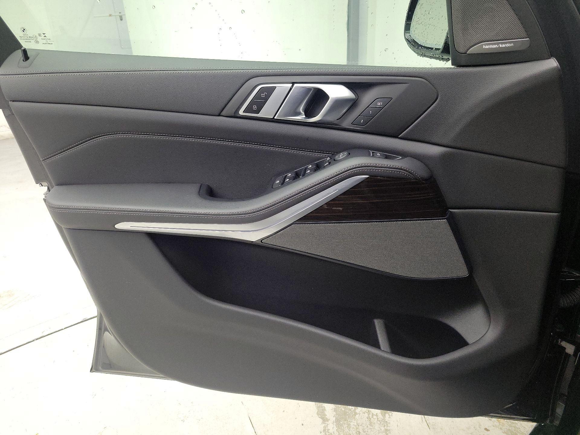 Thumbnail: 2021 BMW X5 - 12