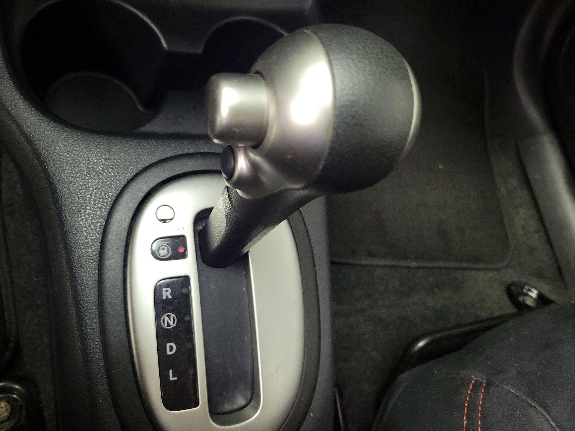 Thumbnail: 2016 Nissan Versa Note - 17