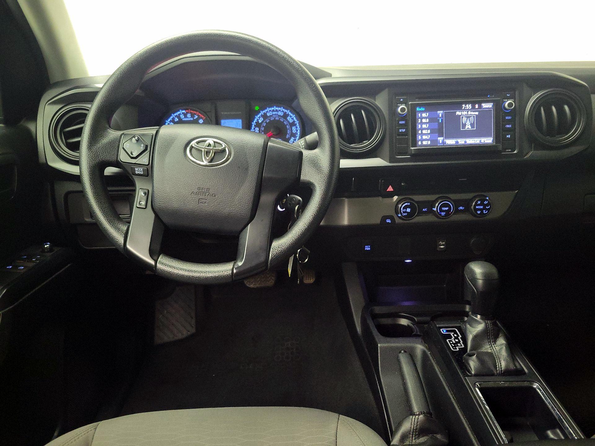 Thumbnail: 2017 Toyota Tacoma - 10