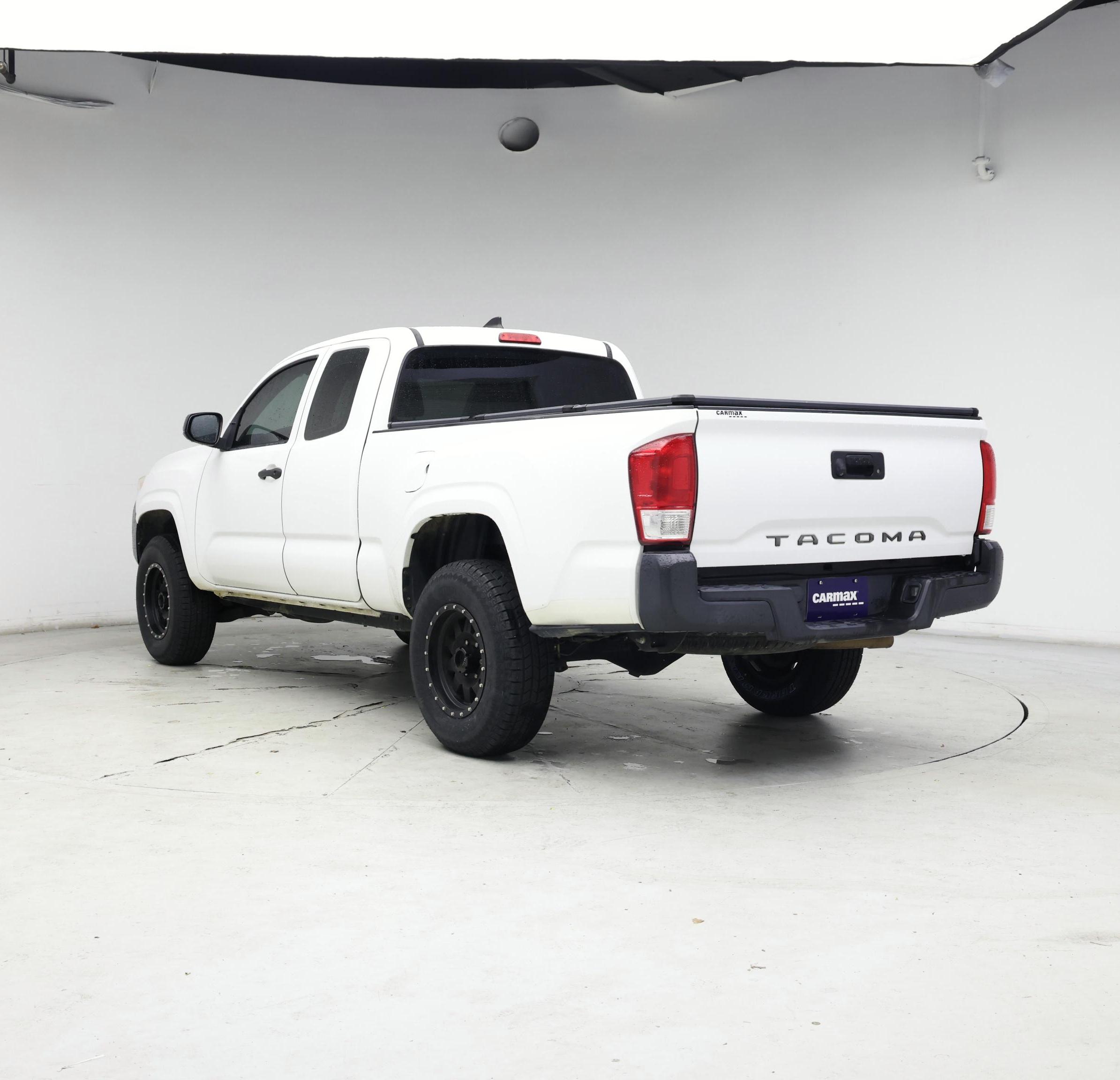 Thumbnail: 2017 Toyota Tacoma - 2