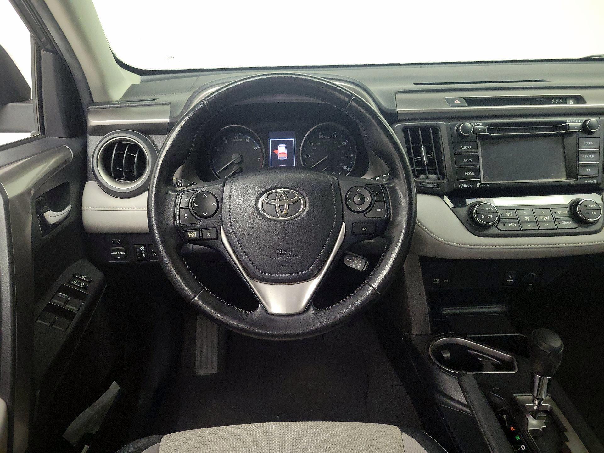 Thumbnail: 2017 Toyota RAV4 - 10