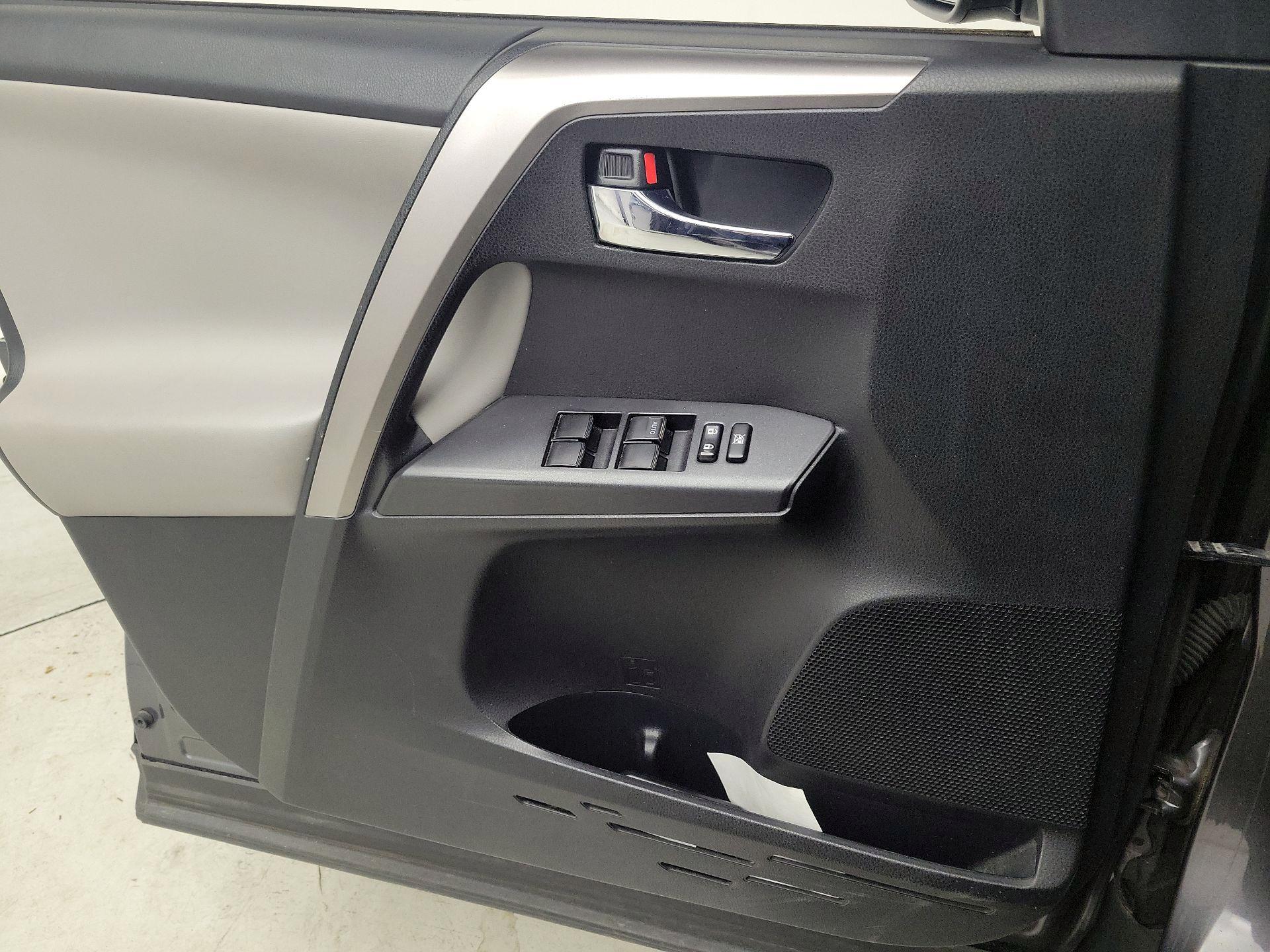 Thumbnail: 2017 Toyota RAV4 - 12