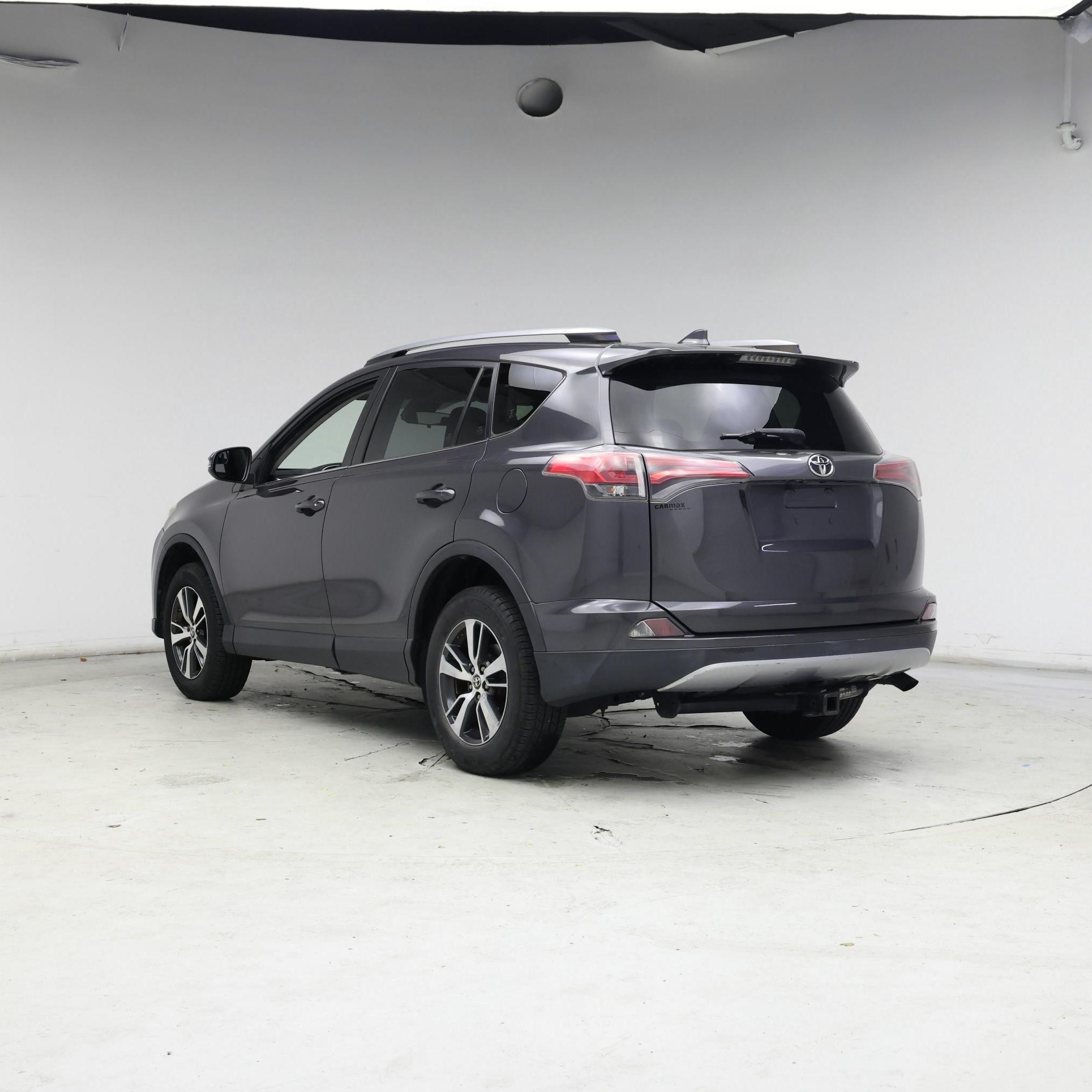 Thumbnail: 2017 Toyota RAV4 - 2