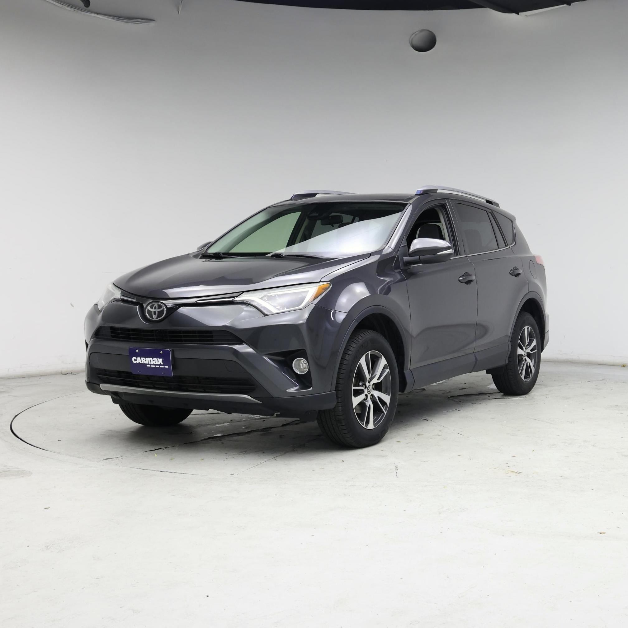 Thumbnail: 2017 Toyota RAV4 - 4