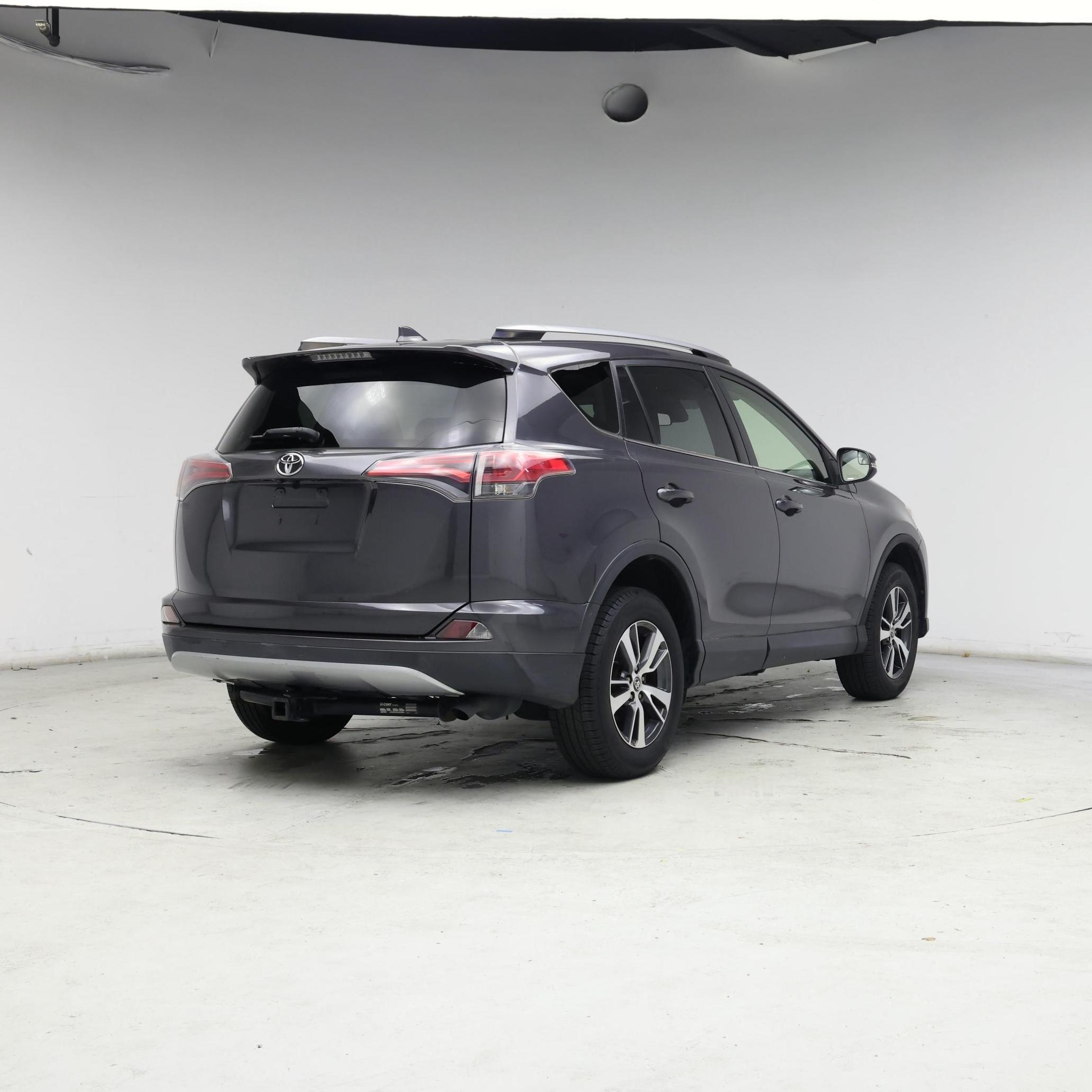 Thumbnail: 2017 Toyota RAV4 - 8