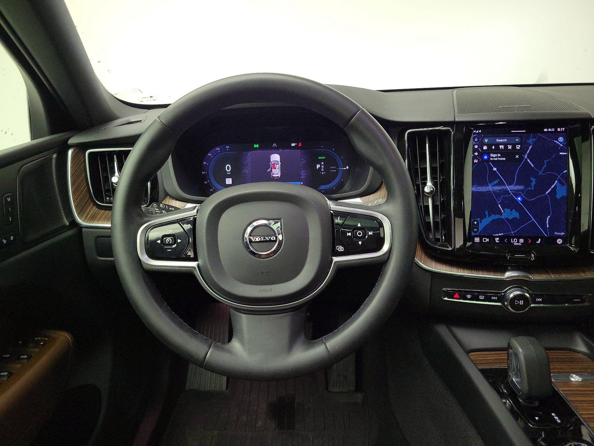 Thumbnail: 2023 Volvo XC60 - 10