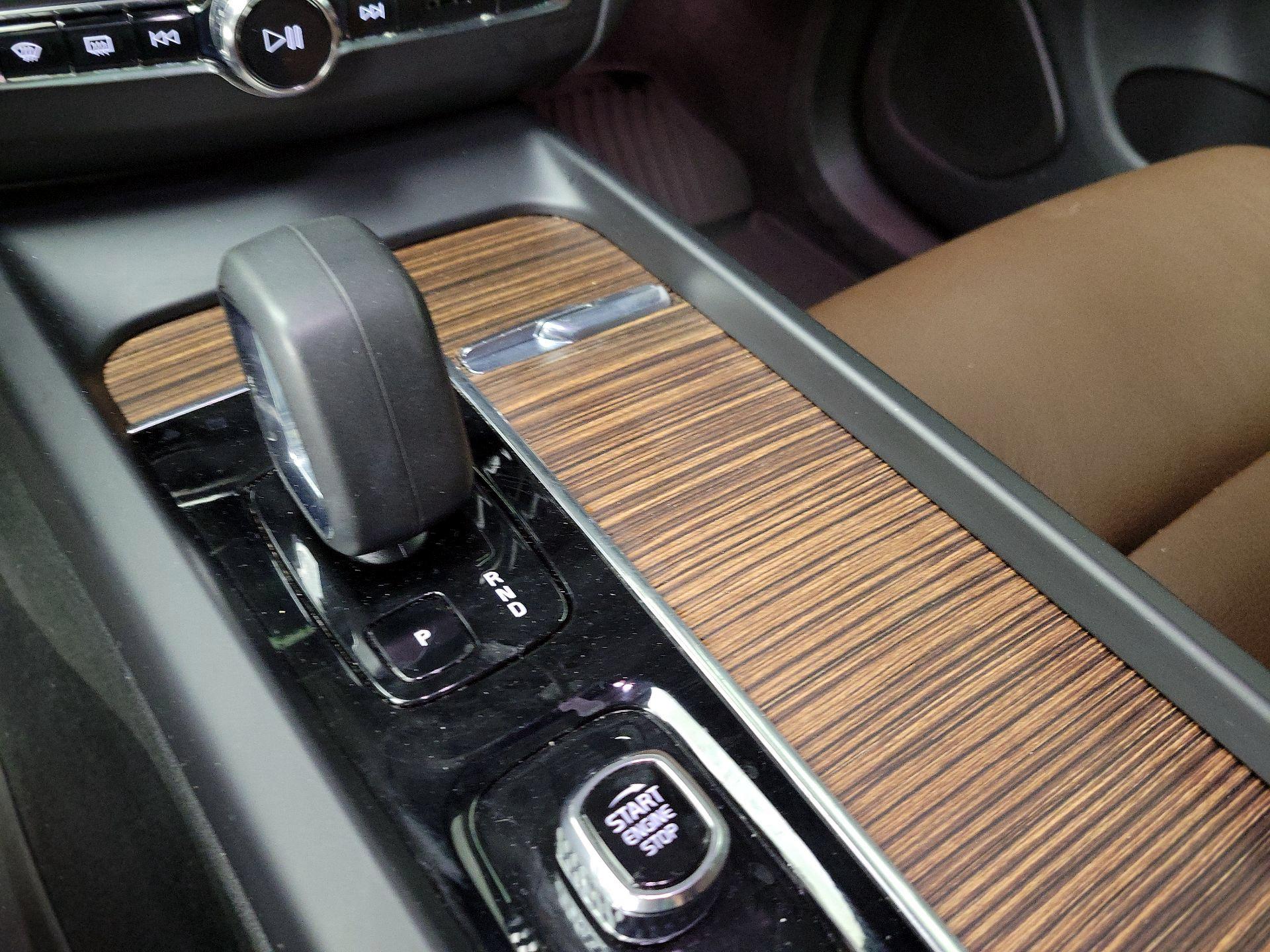 Thumbnail: 2023 Volvo XC60 - 18