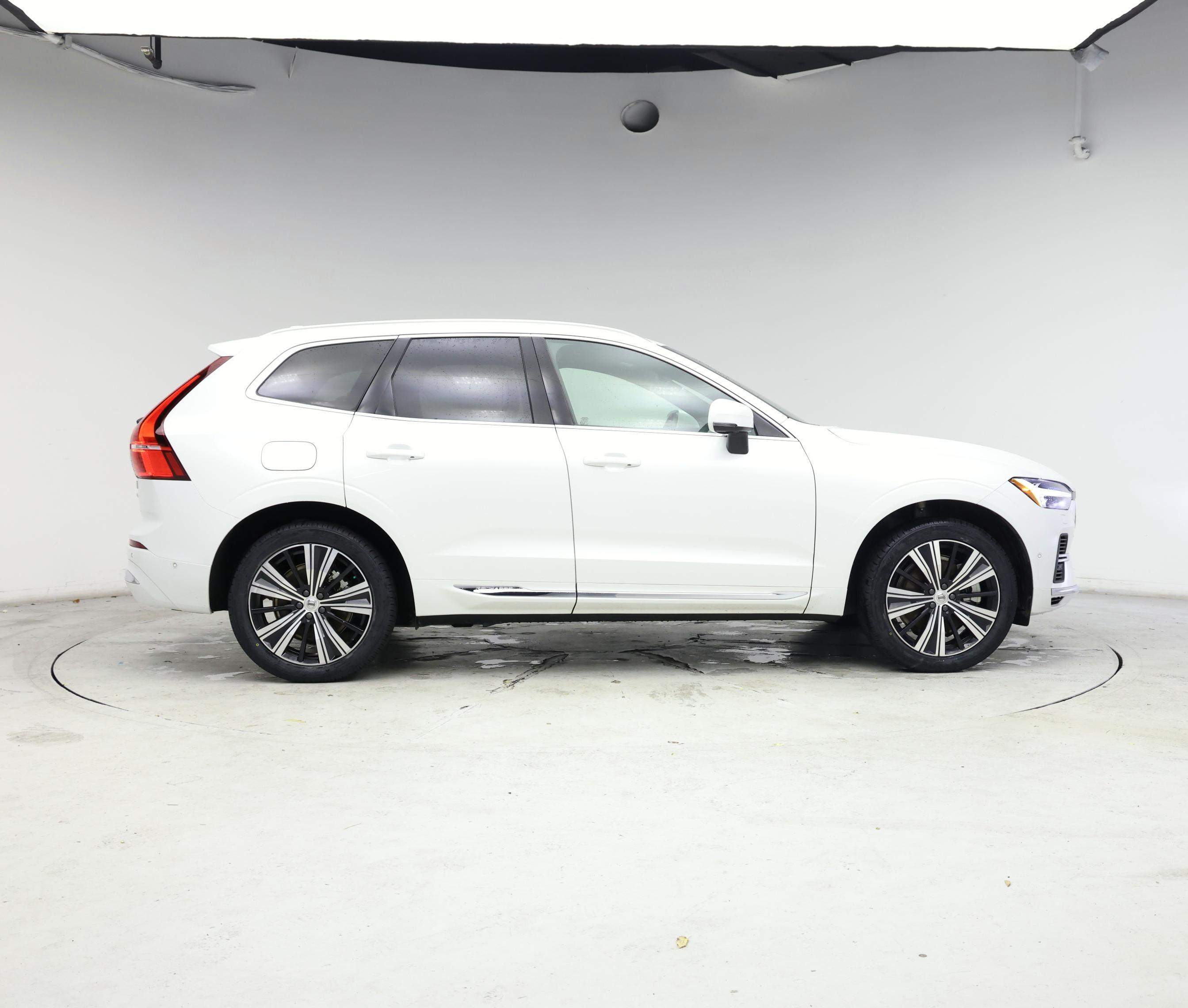 Thumbnail: 2023 Volvo XC60 - 7