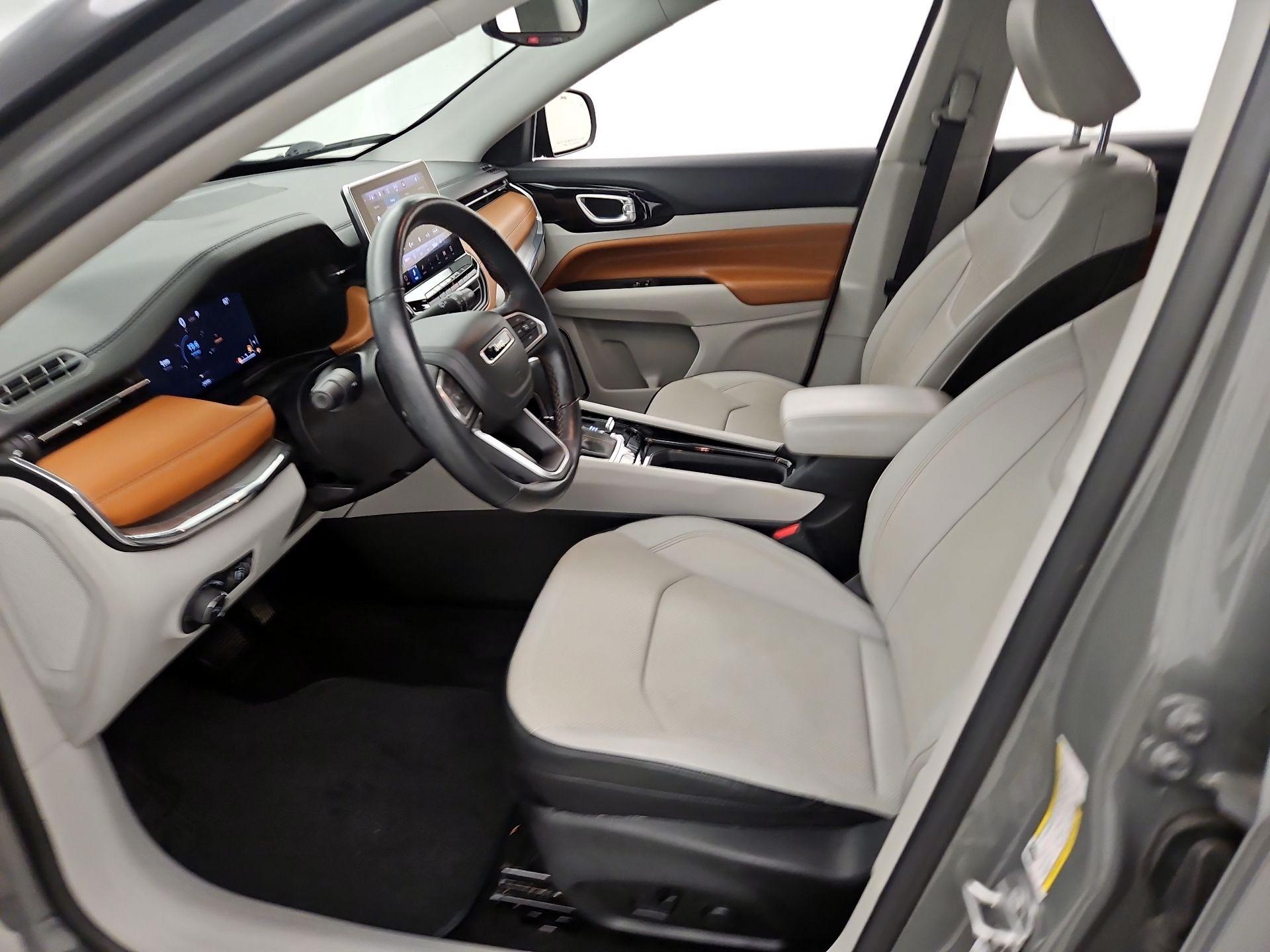 Thumbnail: 2022 Jeep Compass - 11