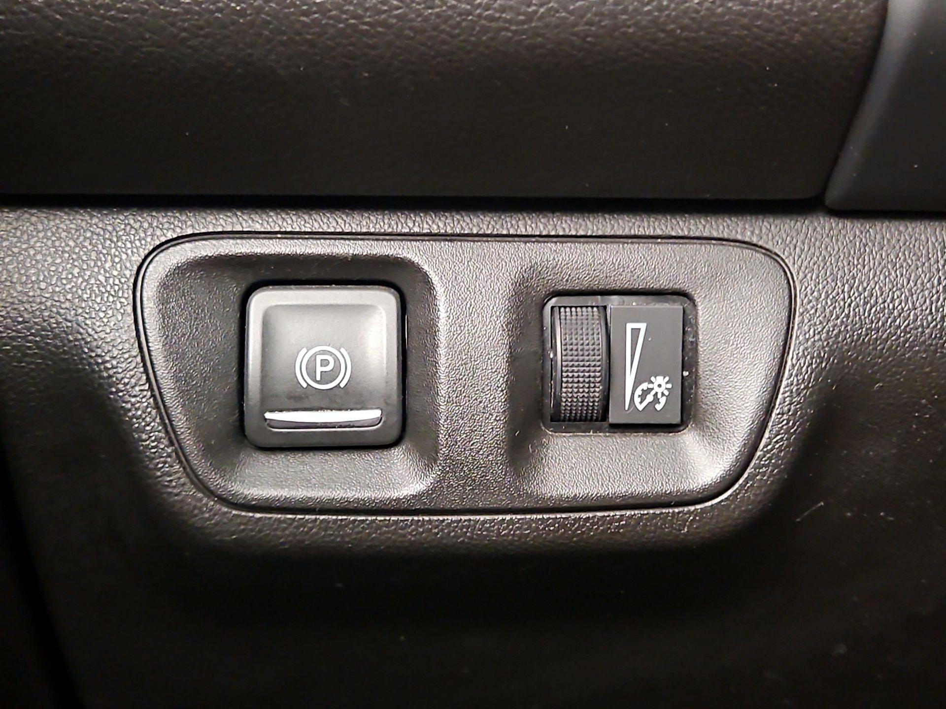 Thumbnail: 2022 GMC Acadia - 13