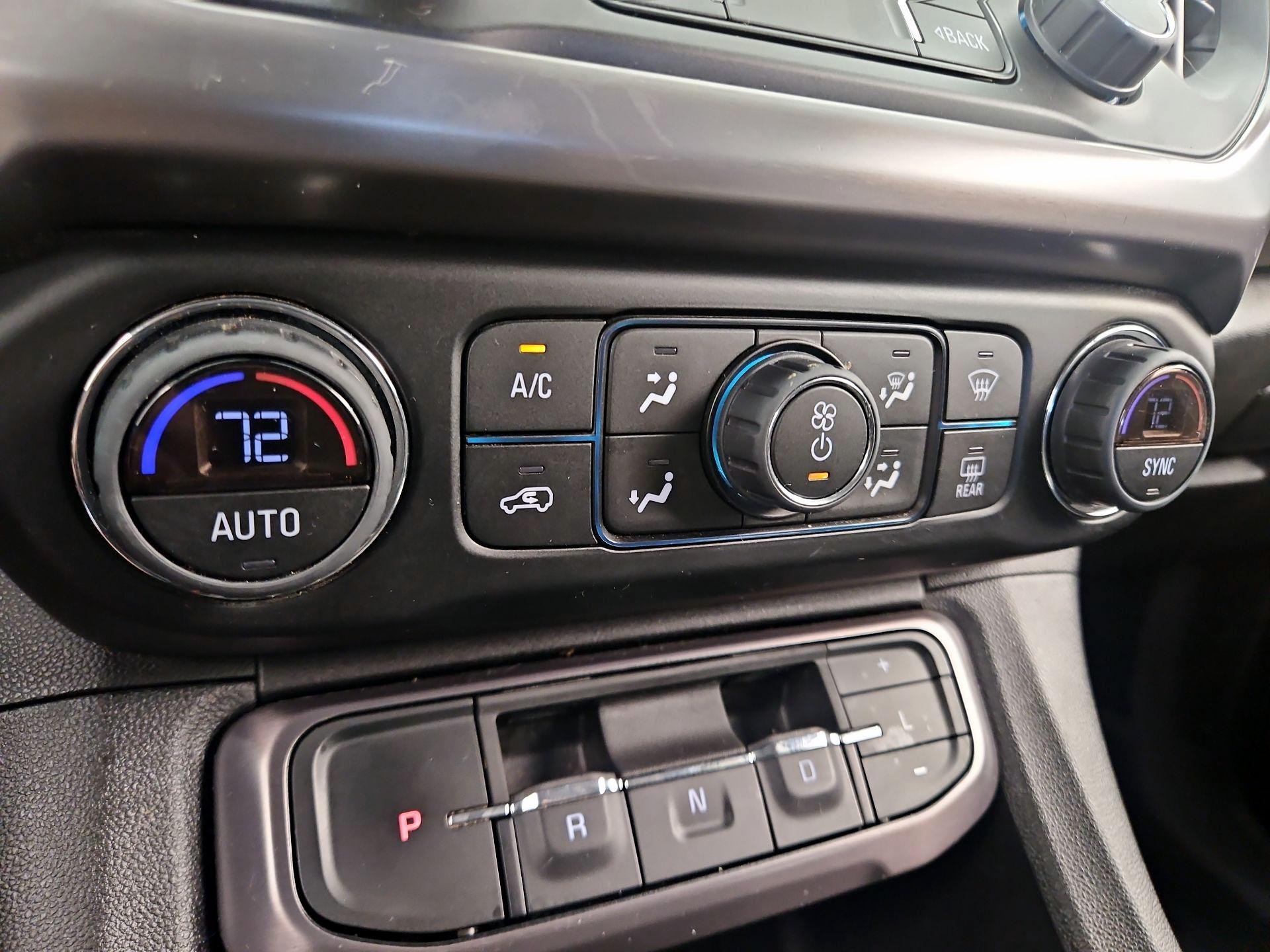 Thumbnail: 2022 GMC Acadia - 17