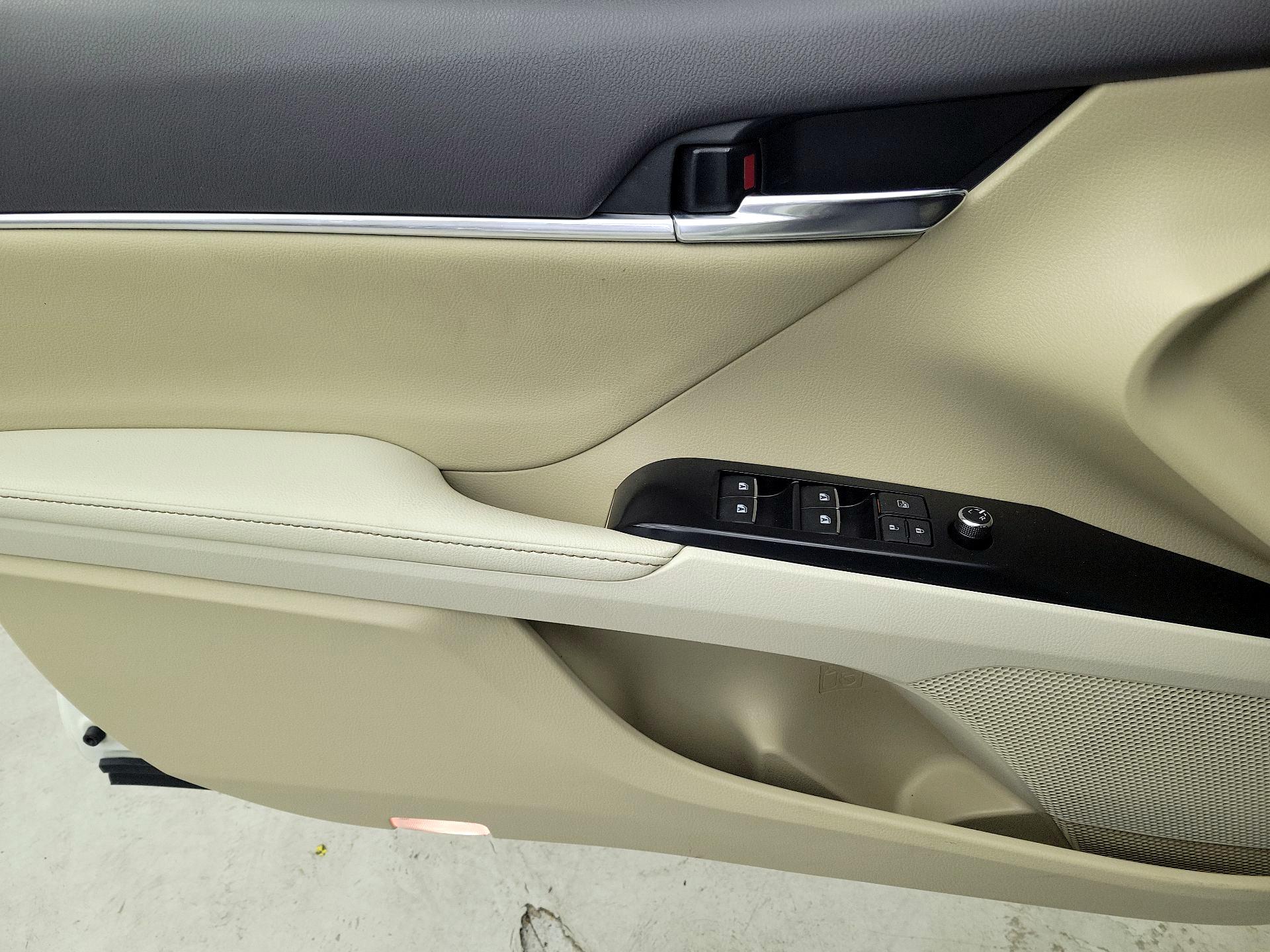 Thumbnail: 2020 Toyota Camry - 12