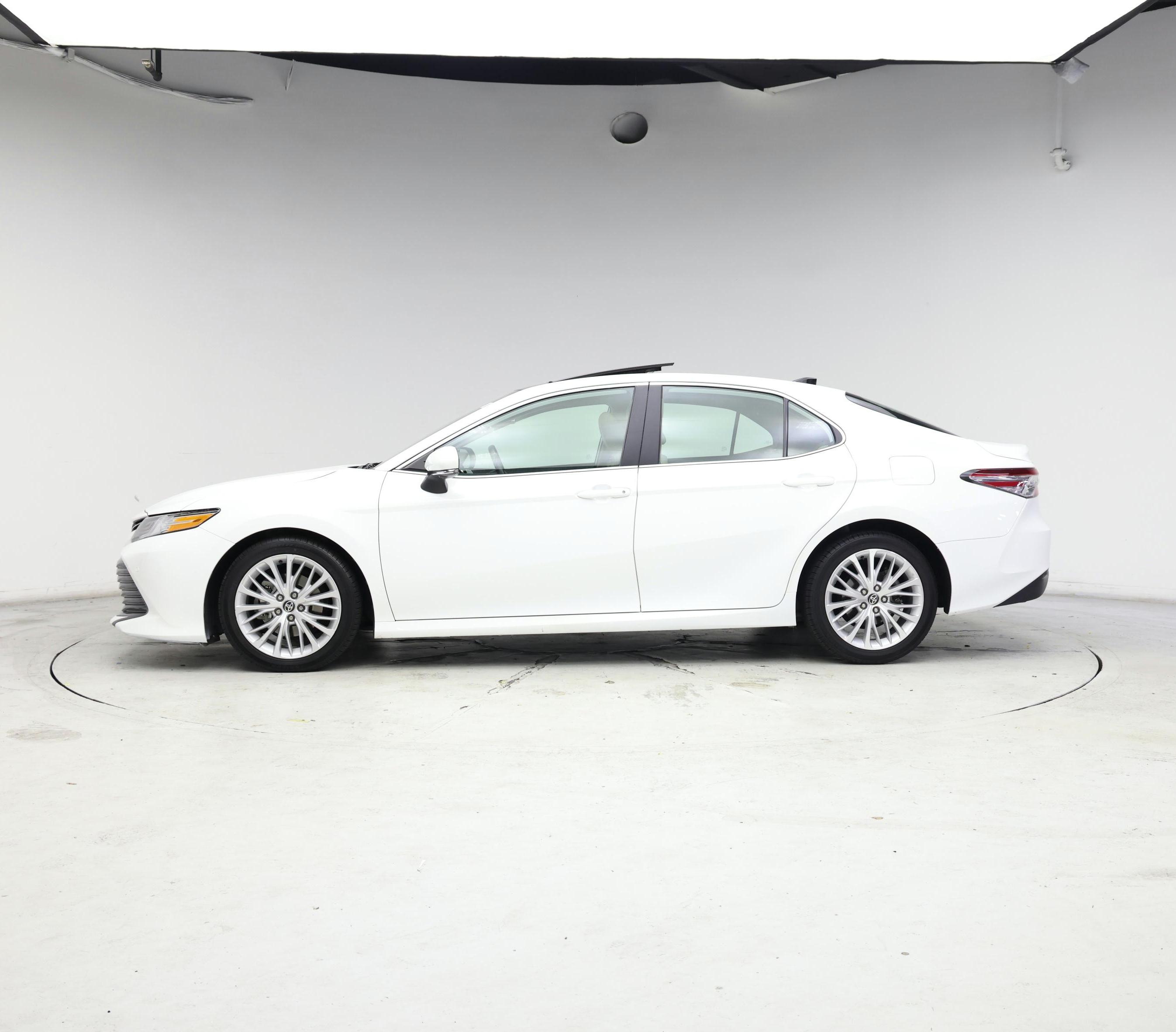 Thumbnail: 2020 Toyota Camry - 3