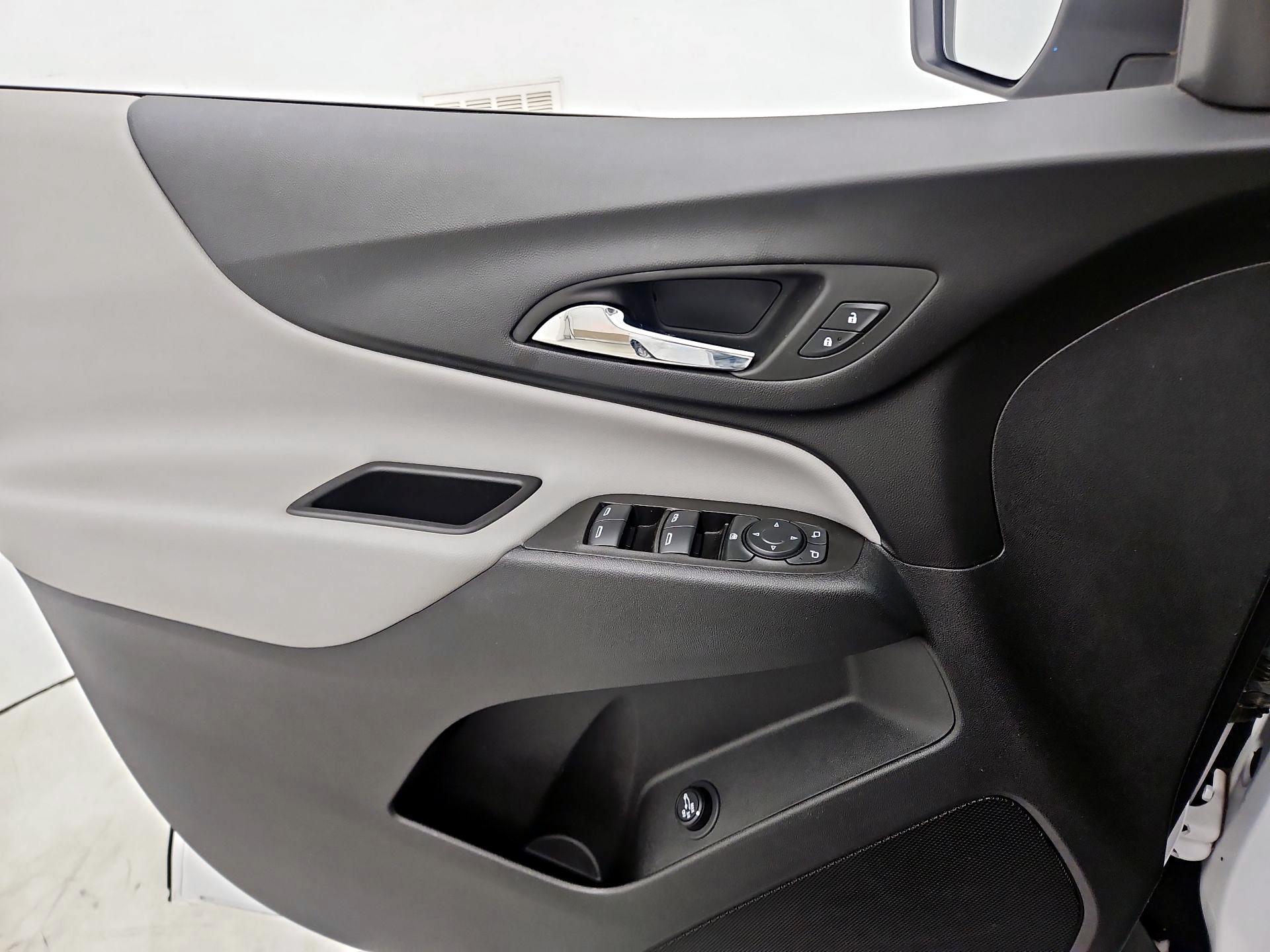 Thumbnail: 2022 Chevrolet Equinox - 12