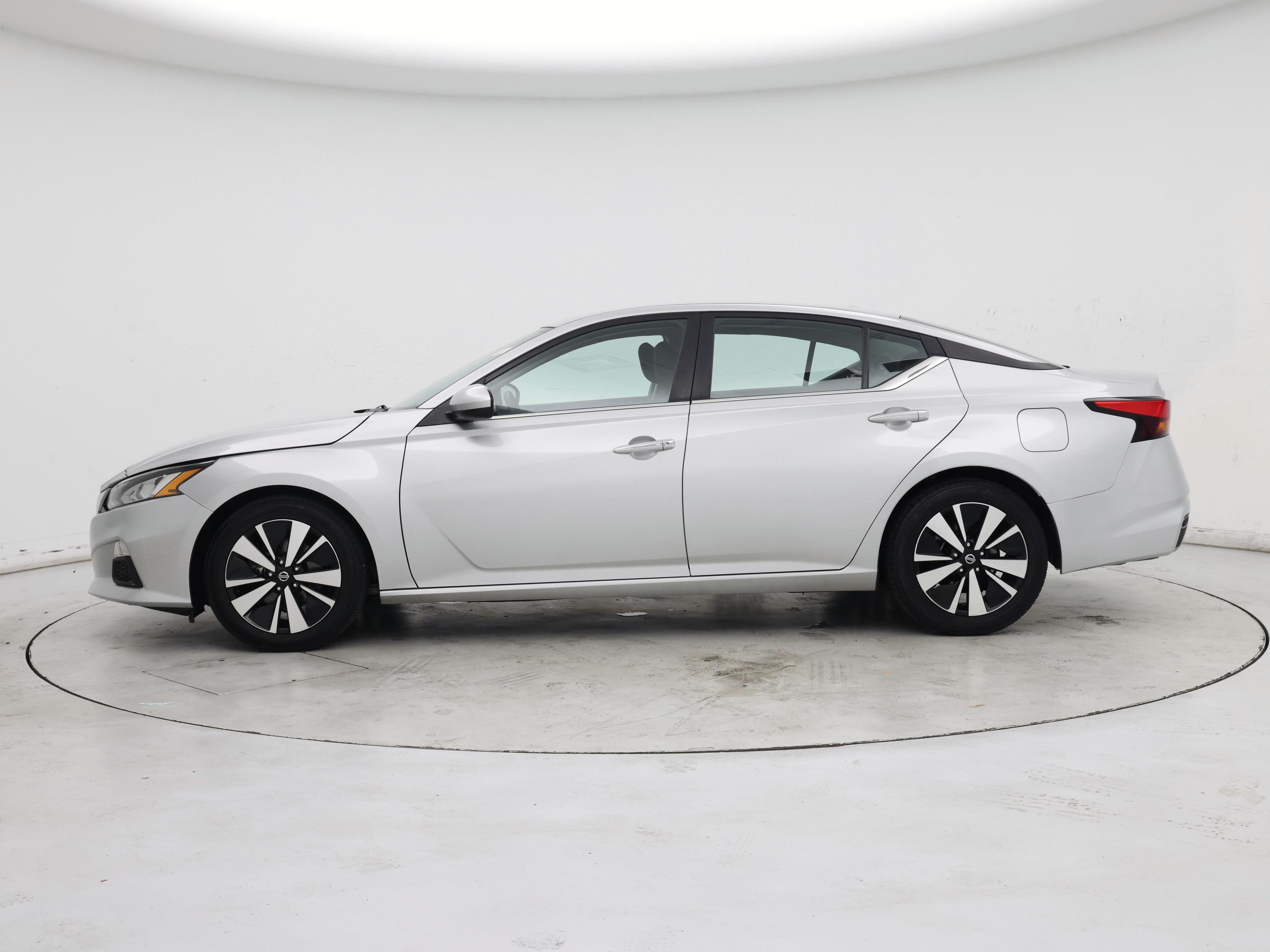 Thumbnail: 2022 Nissan Altima - 3