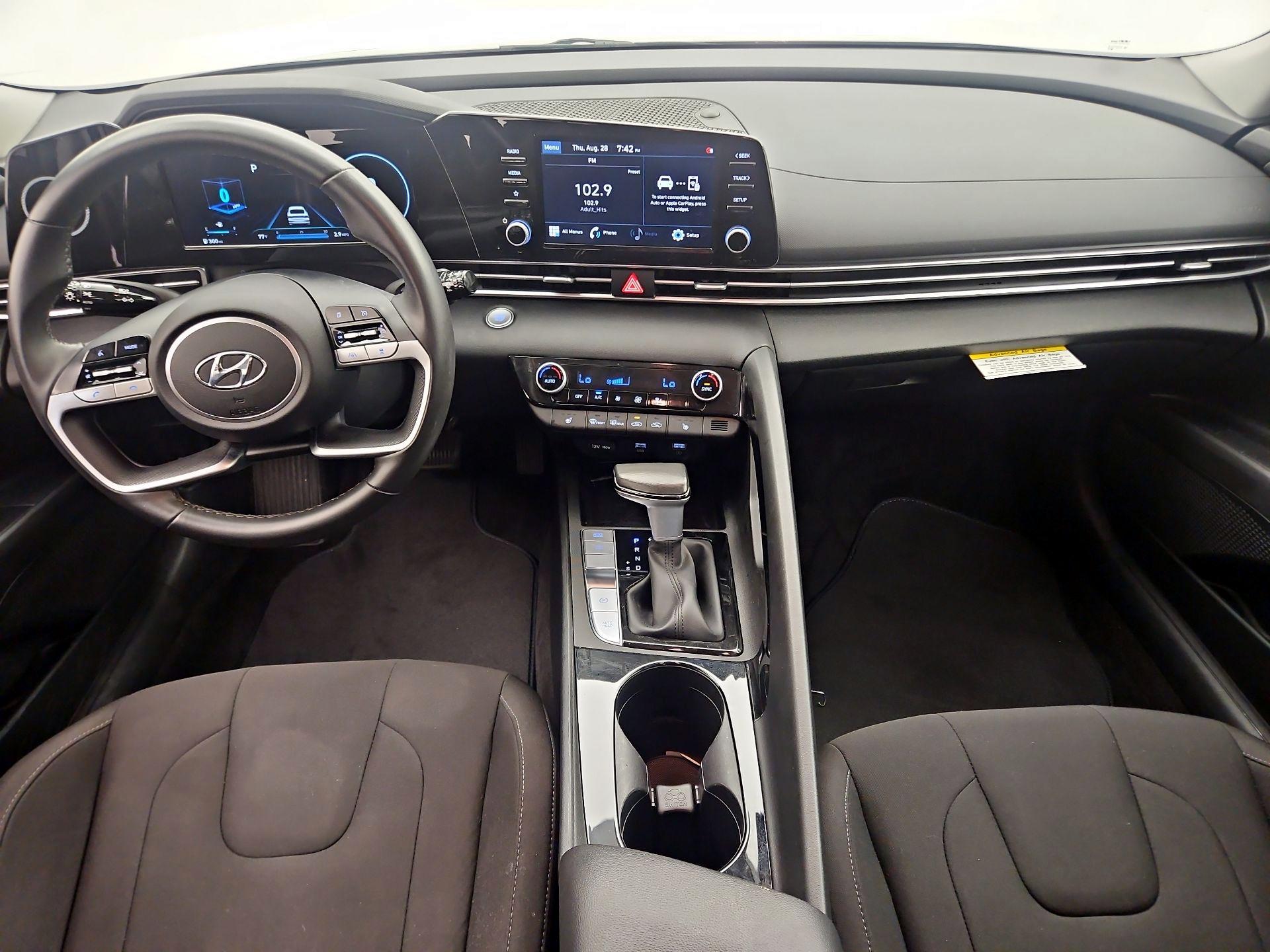 Thumbnail: 2022 Hyundai Elantra - 9