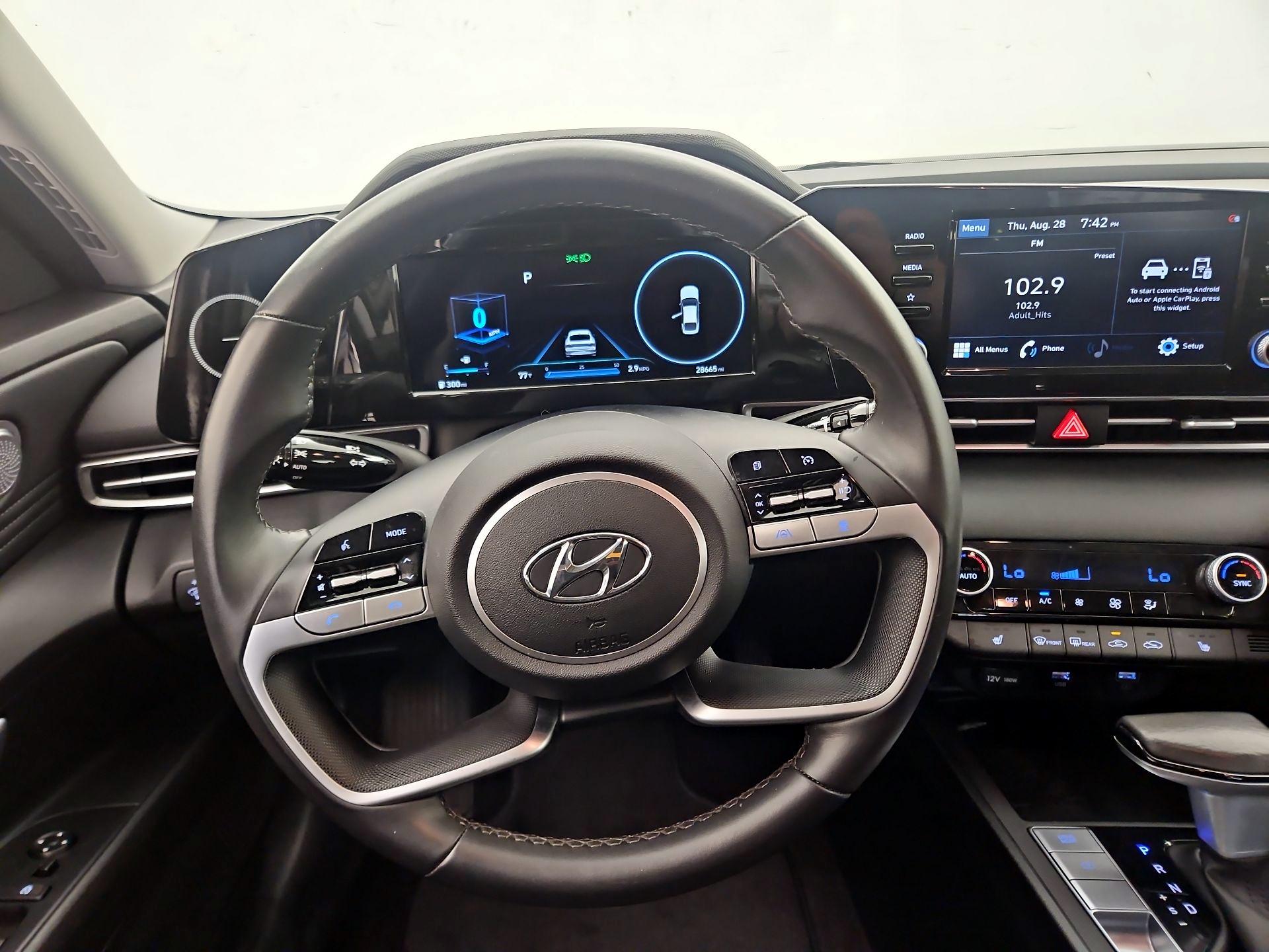 Thumbnail: 2022 Hyundai Elantra - 10