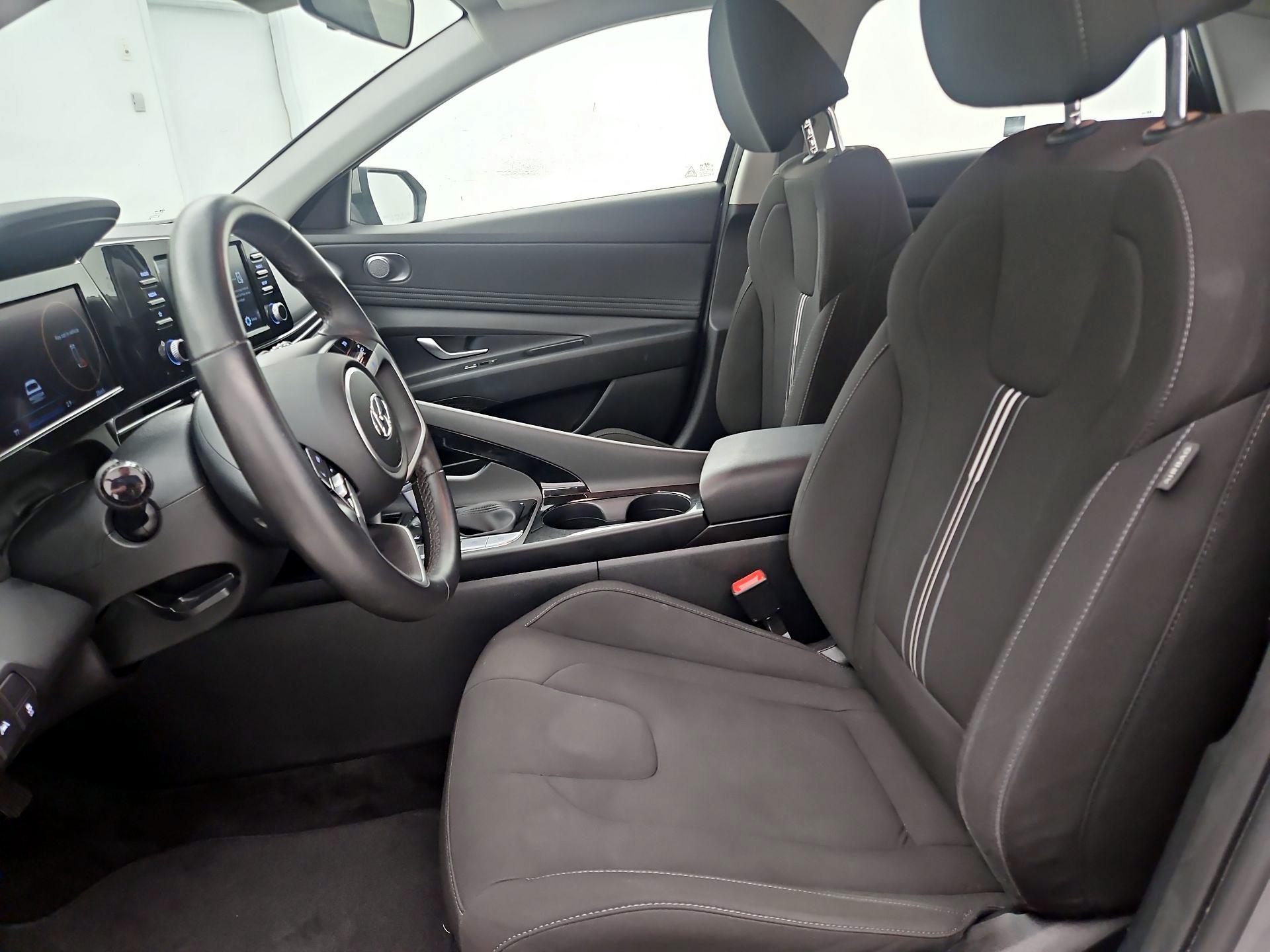 Thumbnail: 2022 Hyundai Elantra - 11