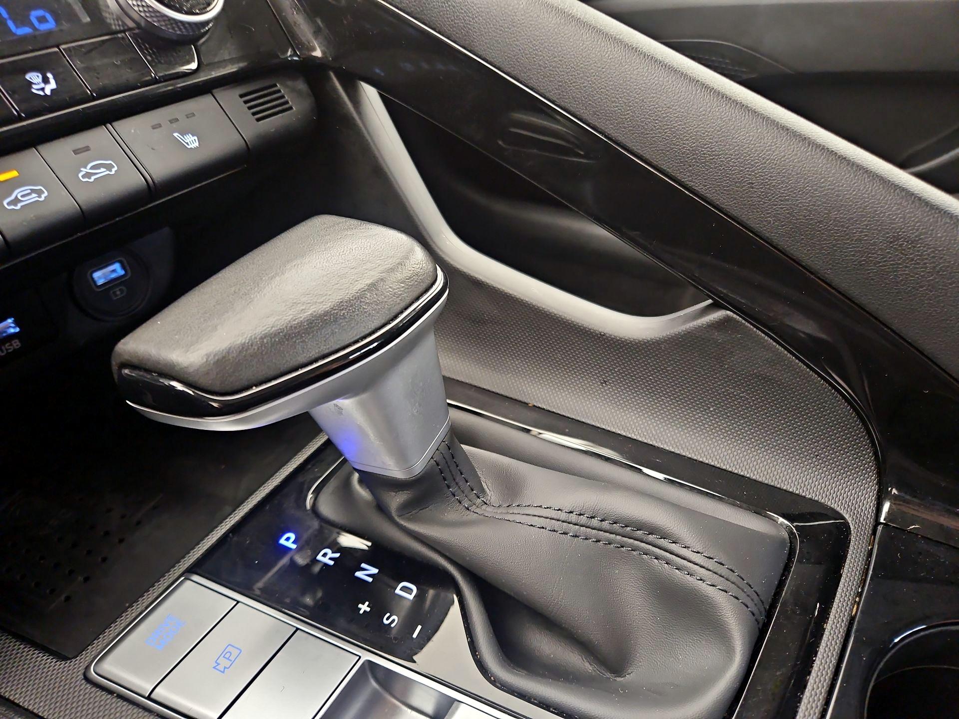 Thumbnail: 2022 Hyundai Elantra - 17