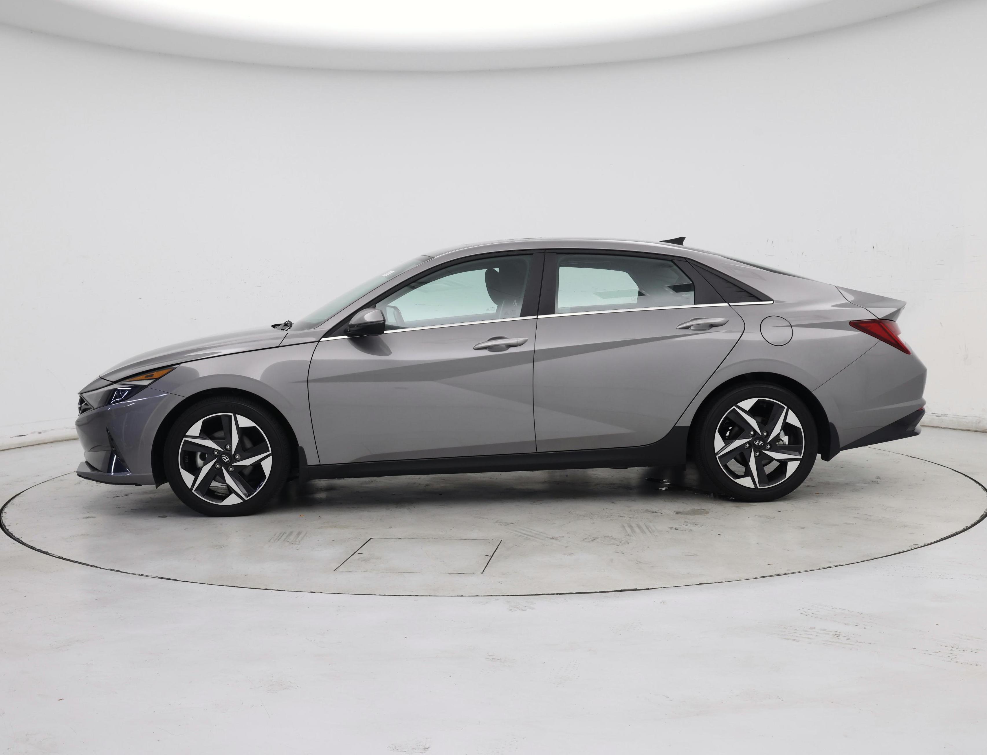 Thumbnail: 2022 Hyundai Elantra - 3
