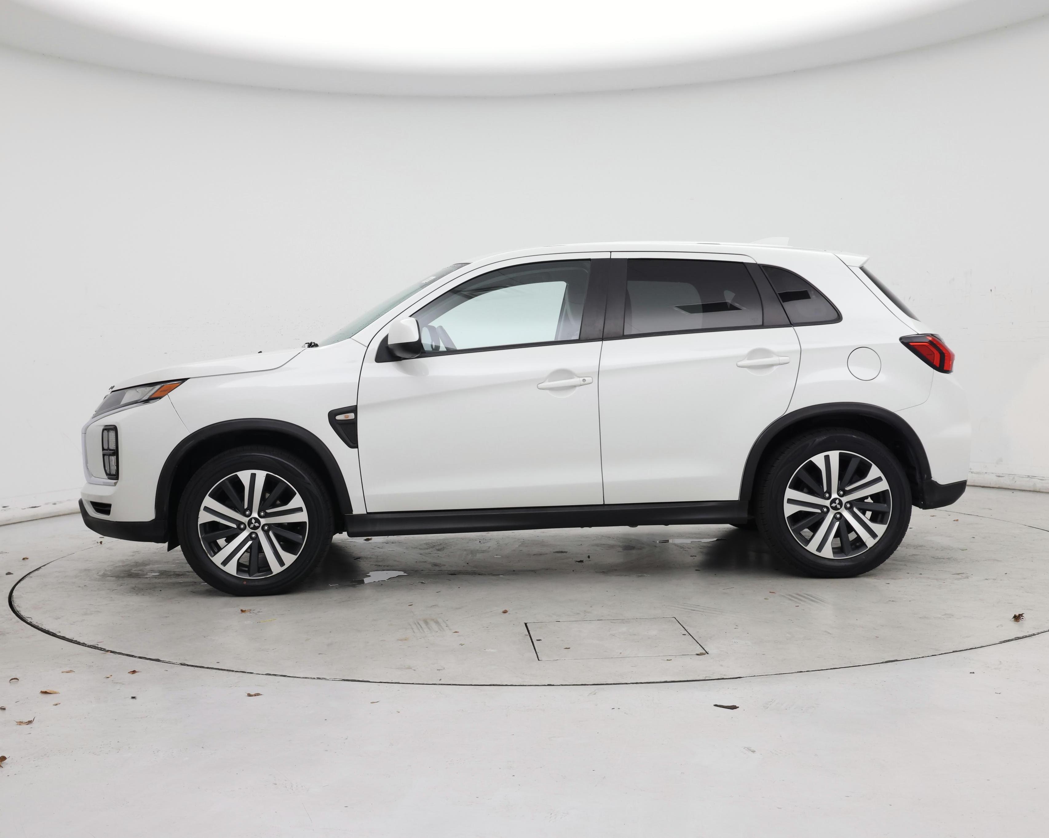 Thumbnail: 2021 Mitsubishi Outlander Sport - 3