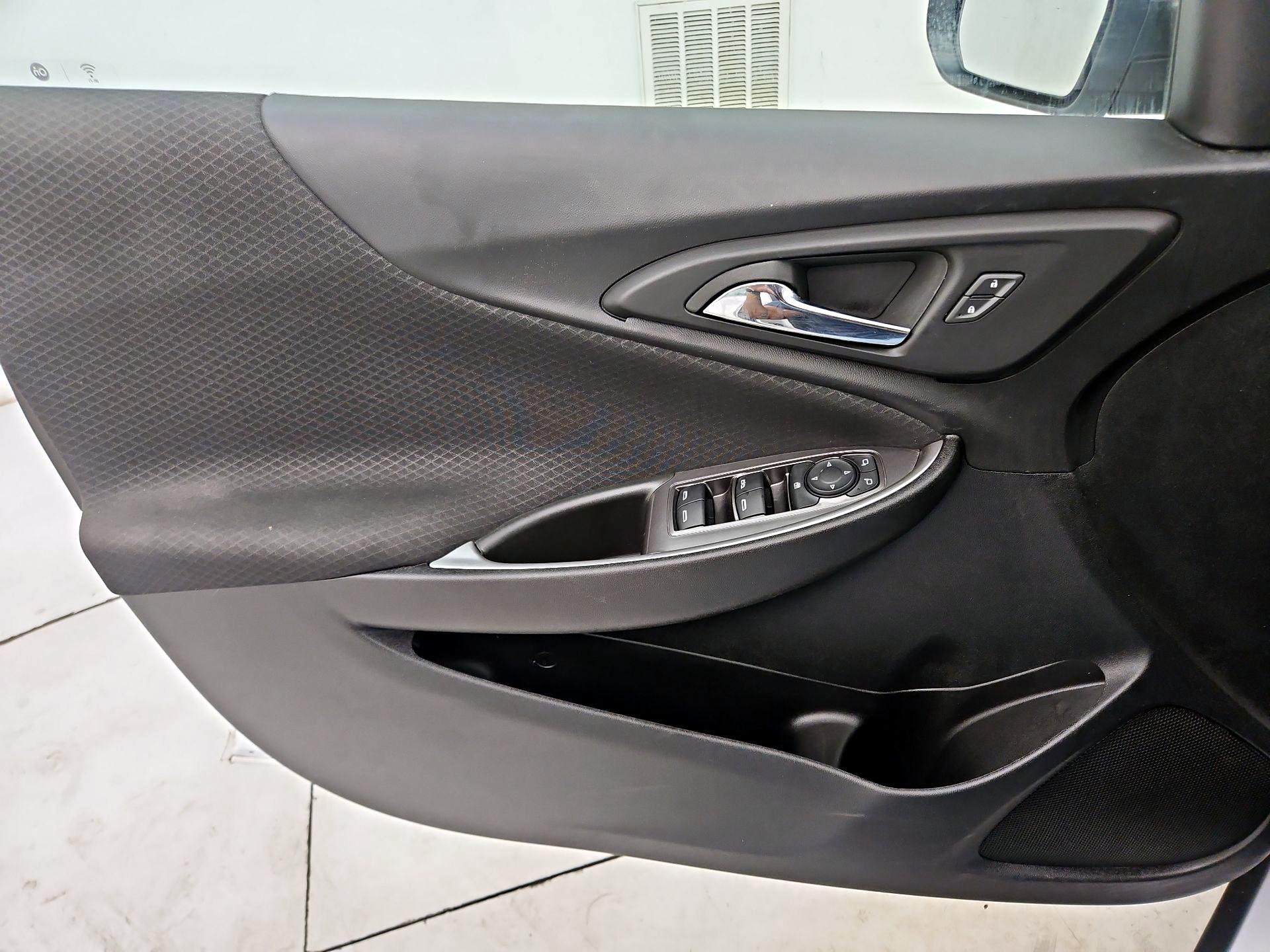 Thumbnail: 2023 Chevrolet Malibu - 12