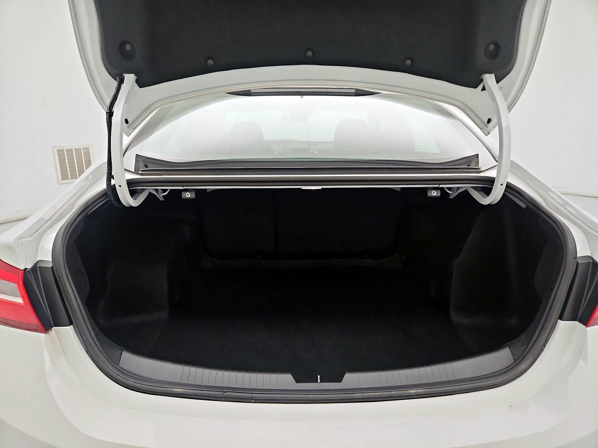 Thumbnail: 2023 Chevrolet Malibu - 20