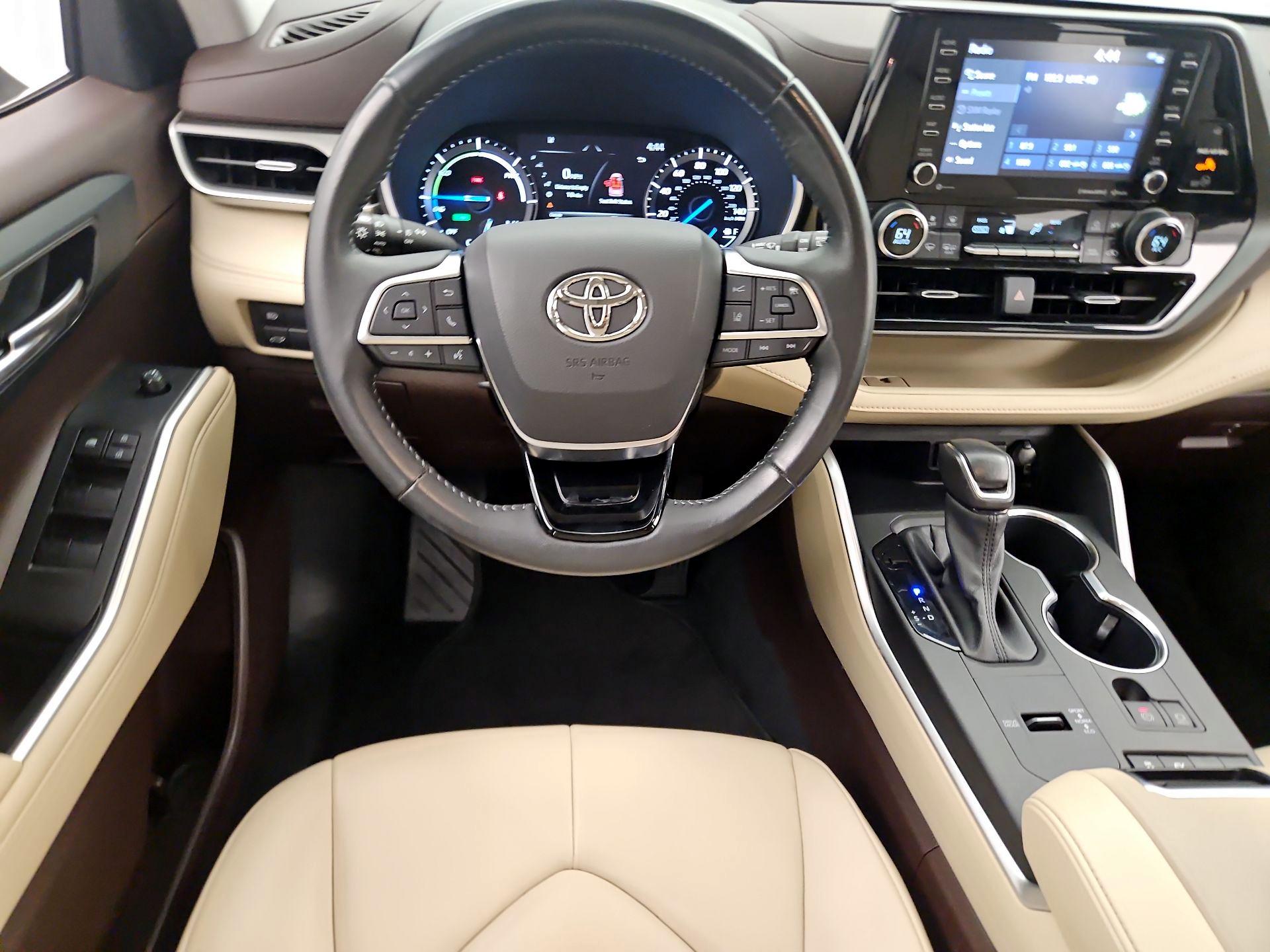 Thumbnail: 2021 Toyota Highlander - 10