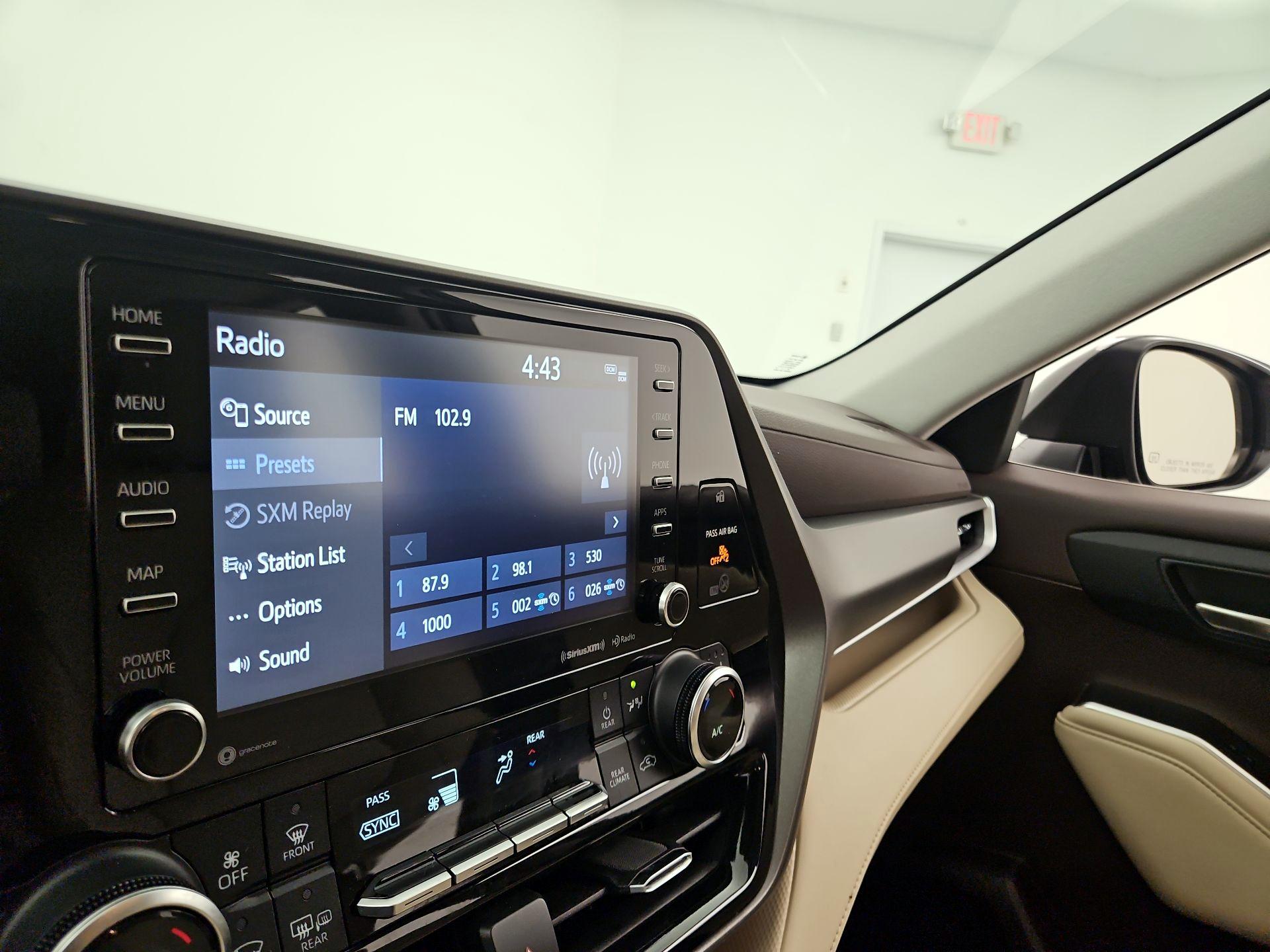 Thumbnail: 2021 Toyota Highlander - 15