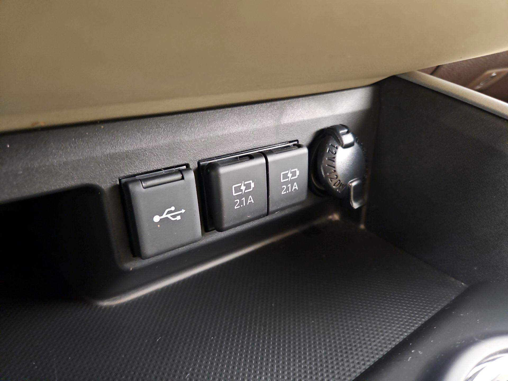 Thumbnail: 2021 Toyota Highlander - 18