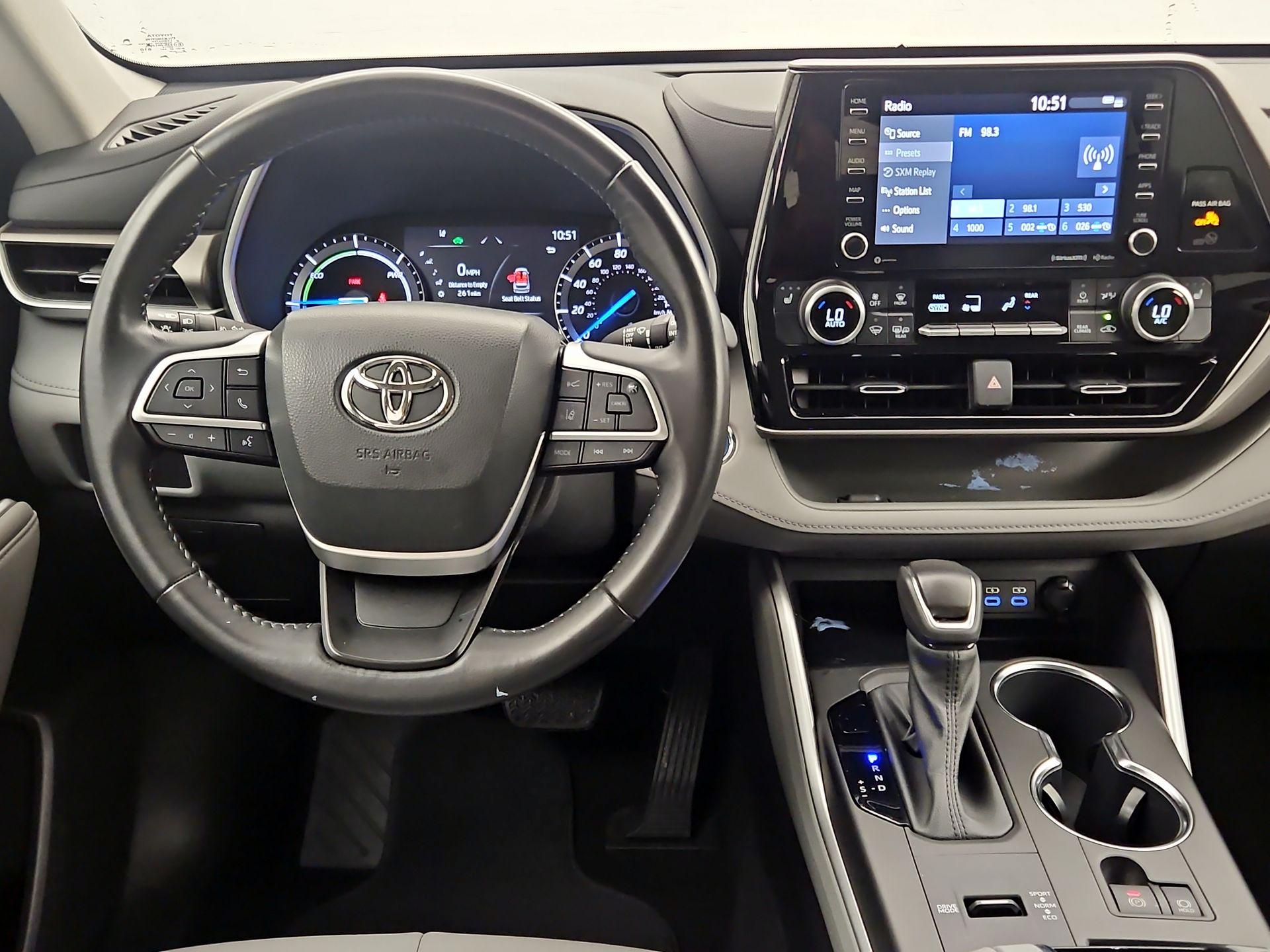 Thumbnail: 2022 Toyota Highlander - 10