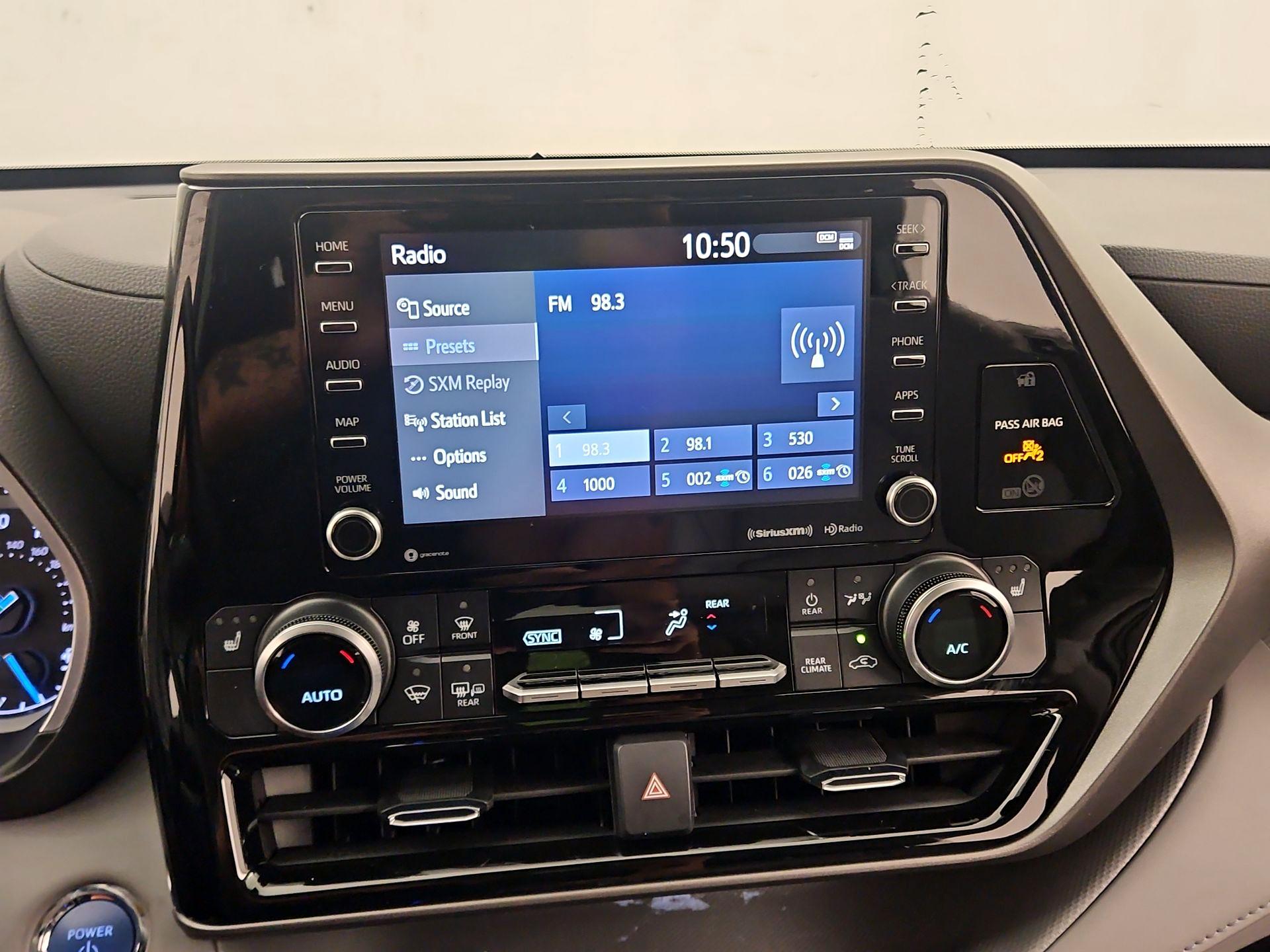 Thumbnail: 2022 Toyota Highlander - 15