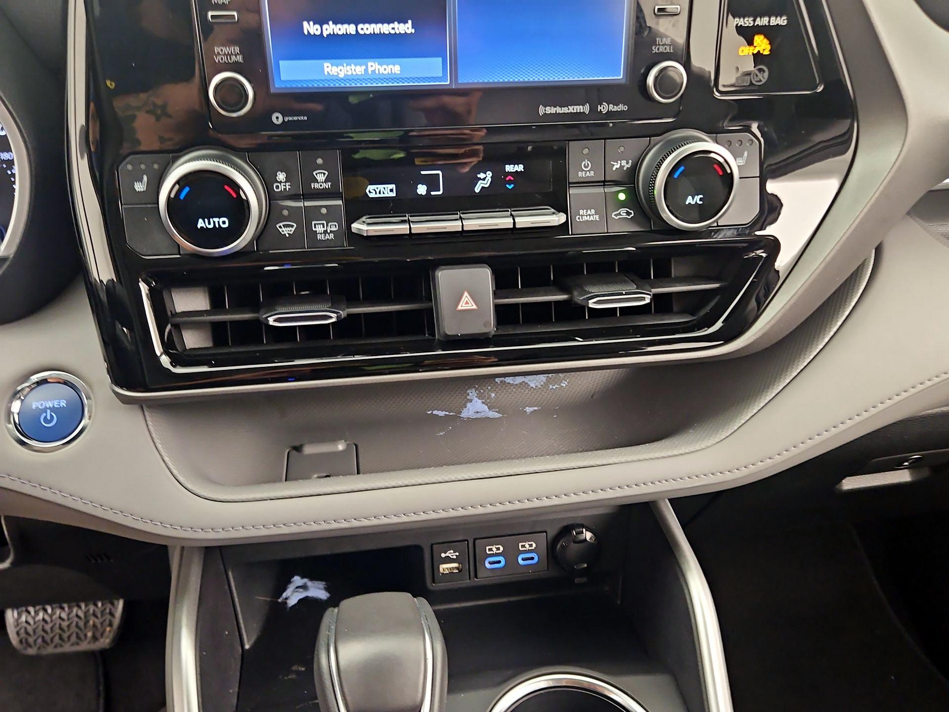 Thumbnail: 2022 Toyota Highlander - 16