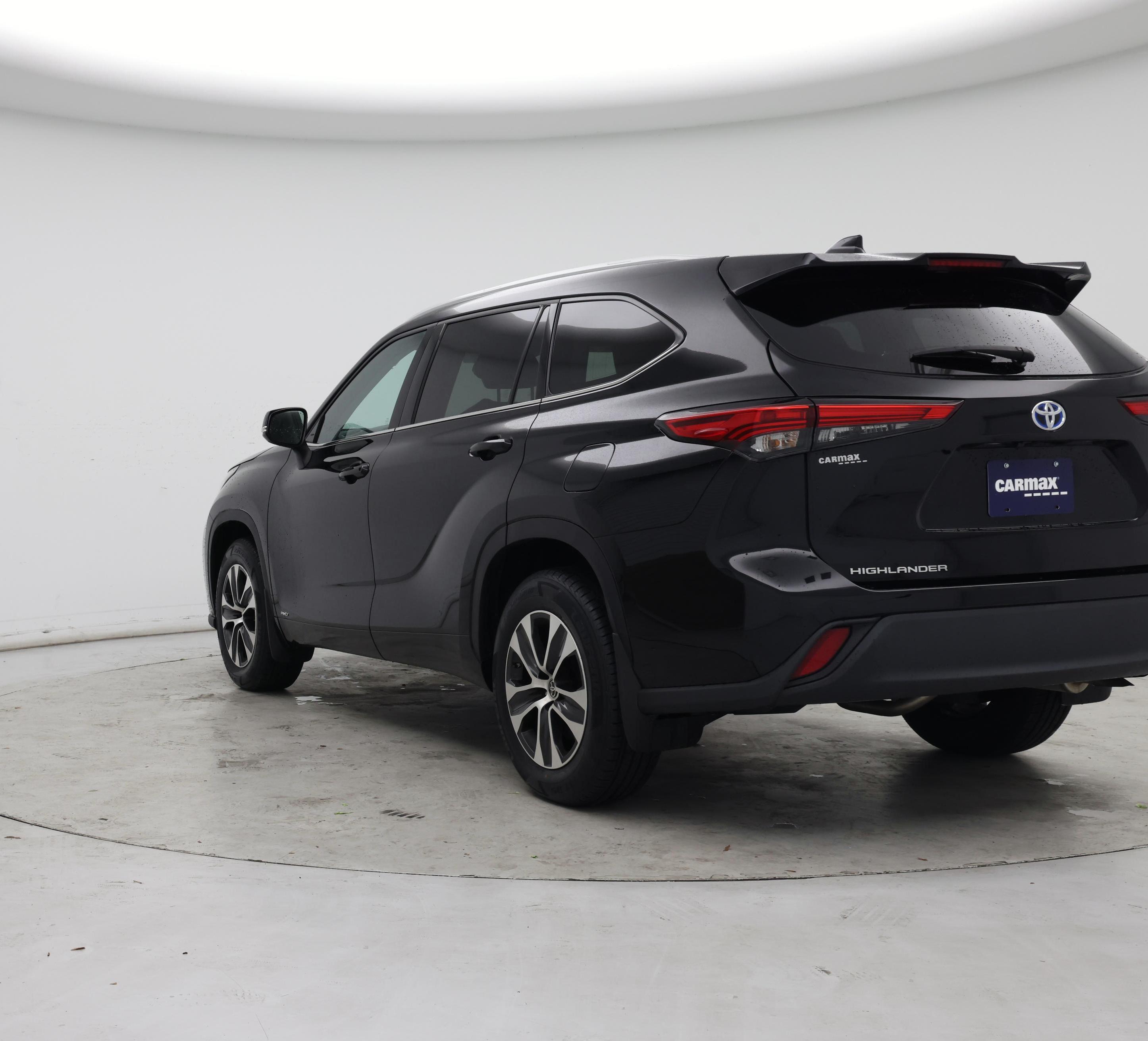 Thumbnail: 2022 Toyota Highlander - 2