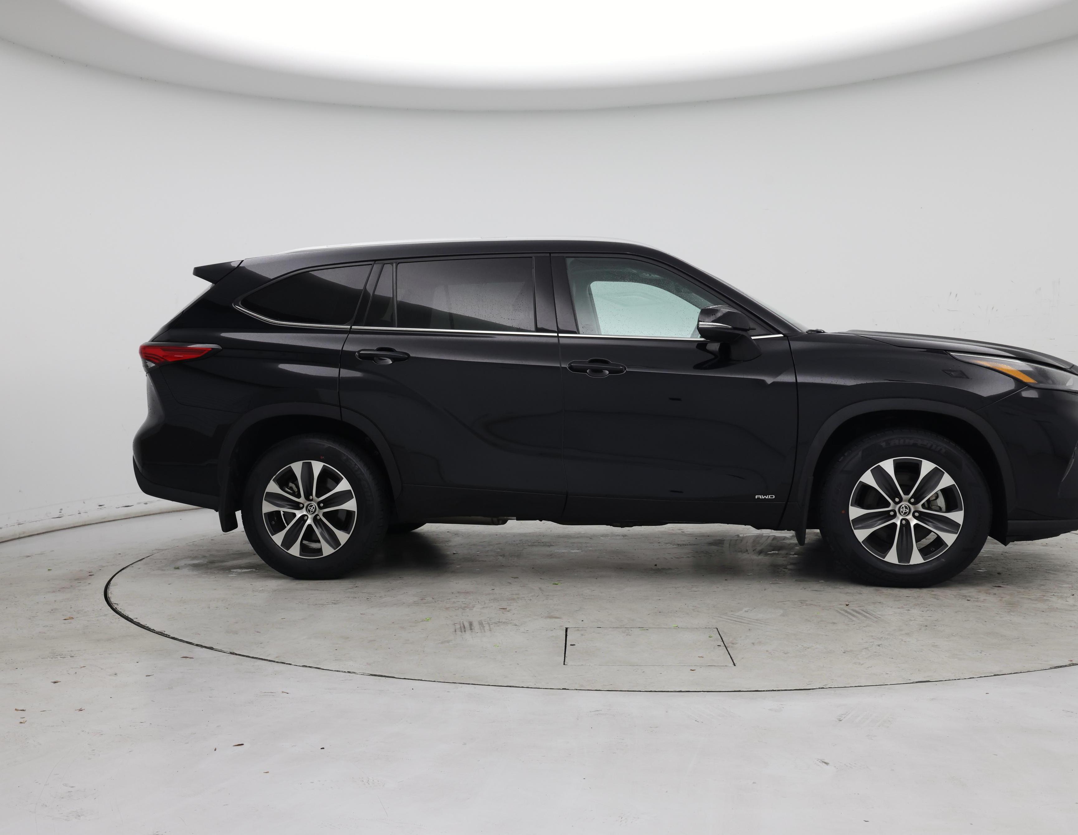 Thumbnail: 2022 Toyota Highlander - 7