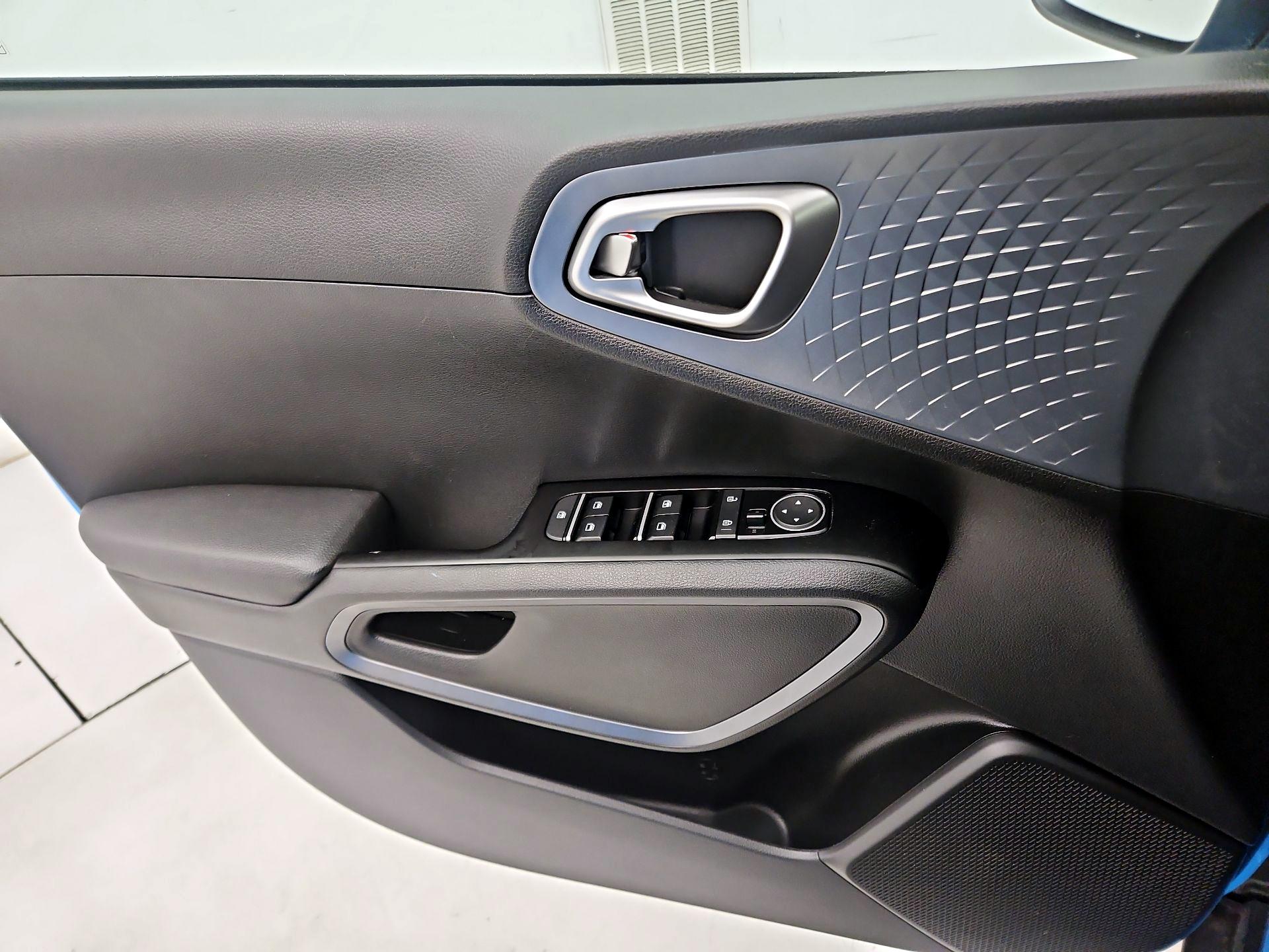 Thumbnail: 2023 Kia Soul - 12