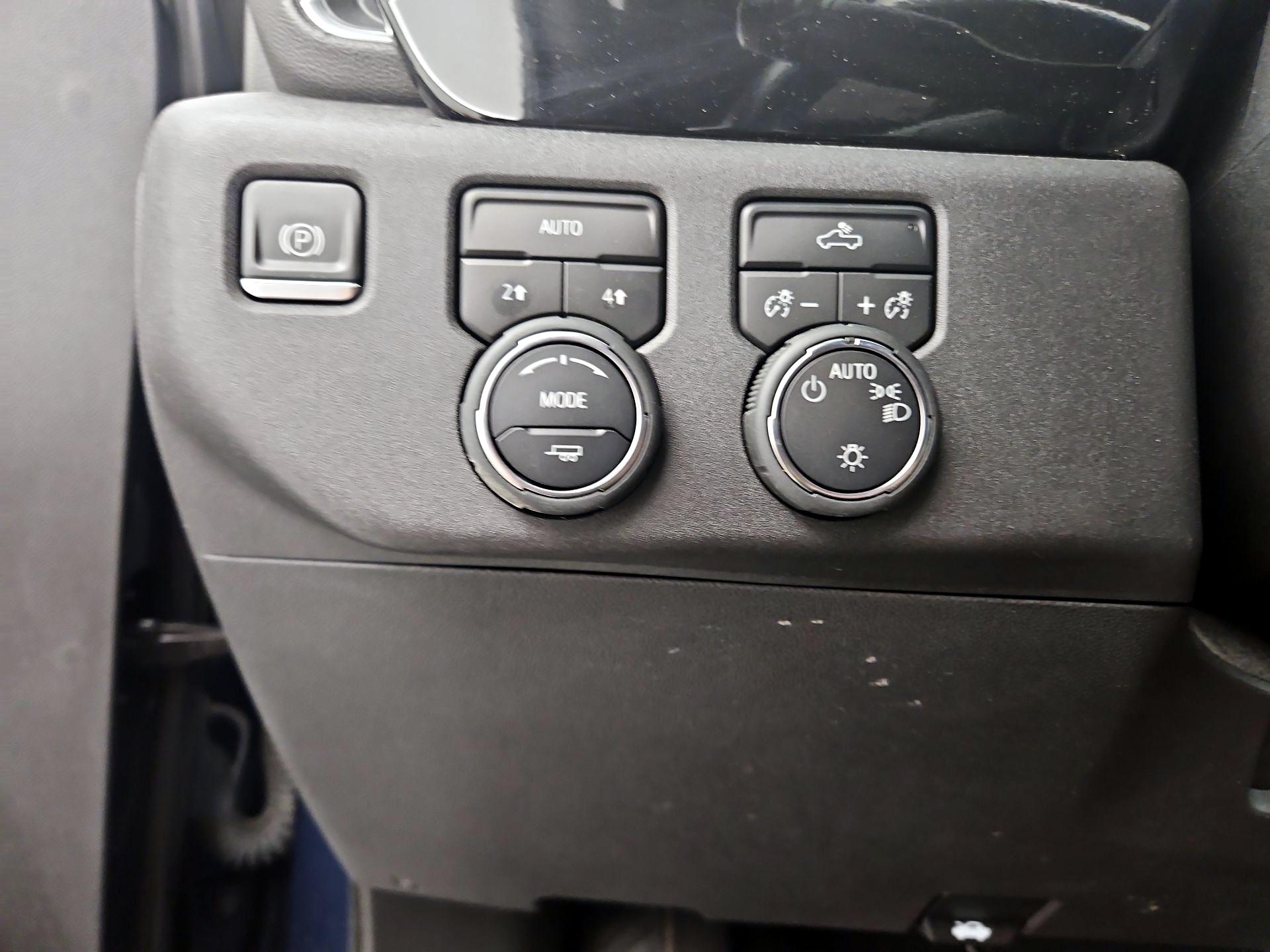 Thumbnail: 2022 Chevrolet Silverado 1500 - 13