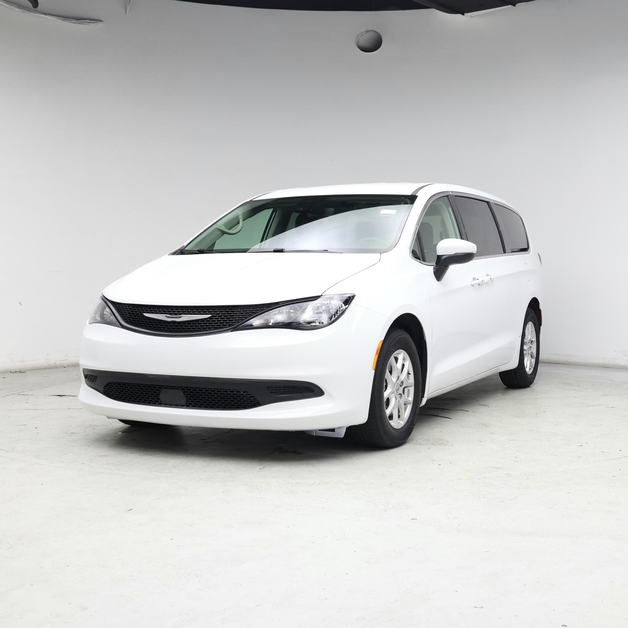 Thumbnail: 2023 Chrysler Voyager - 4