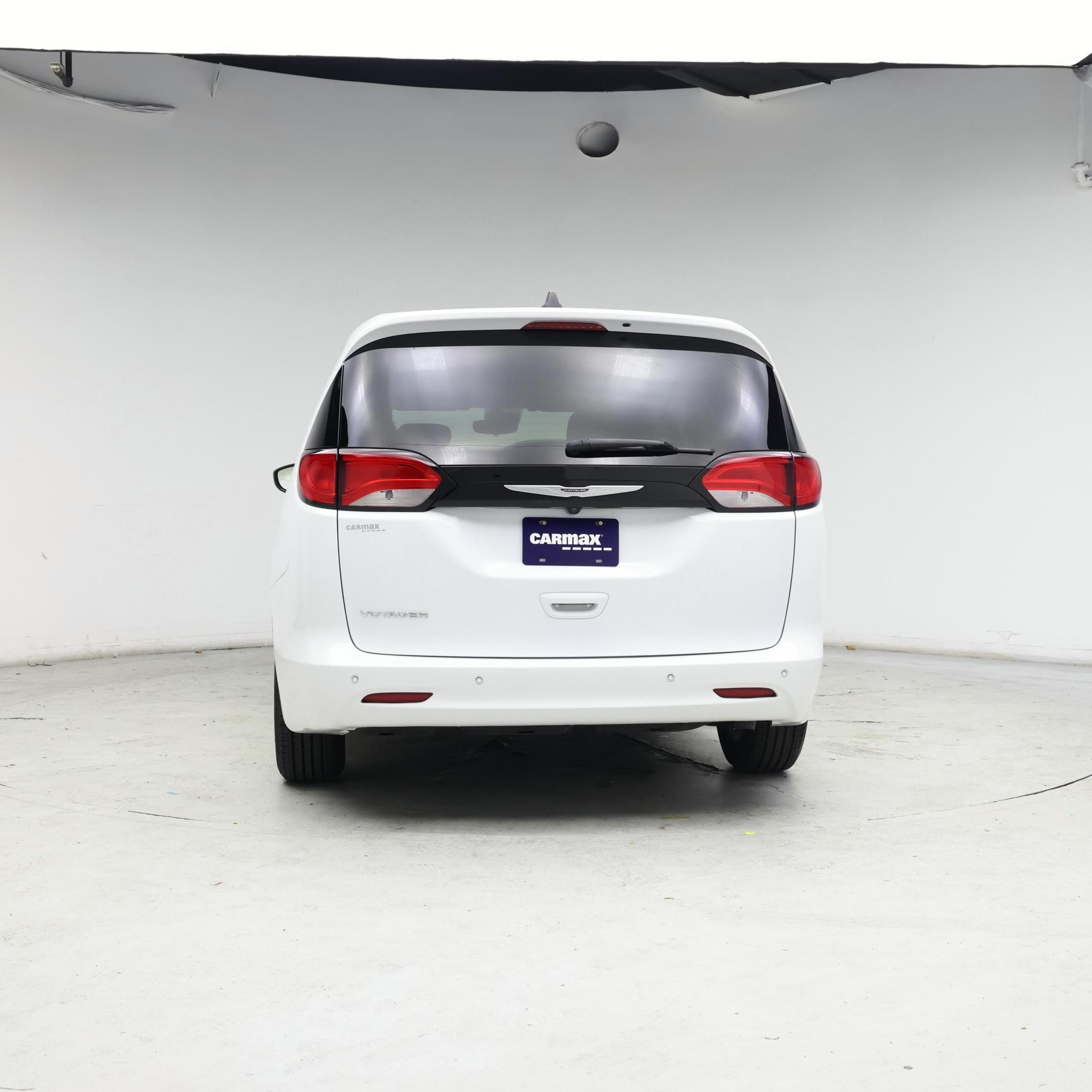 Thumbnail: 2023 Chrysler Voyager - 6