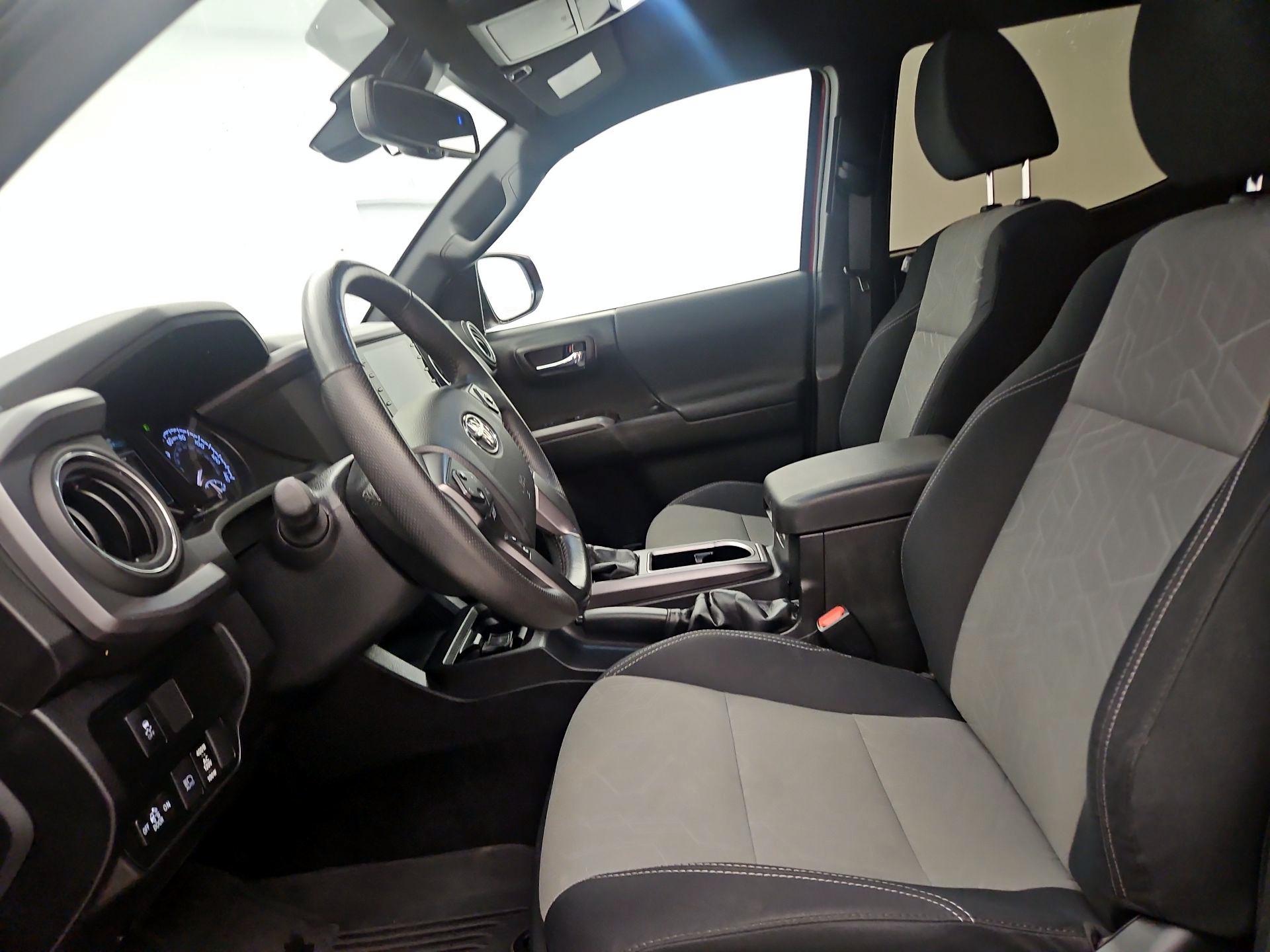 Thumbnail: 2022 Toyota Tacoma - 11