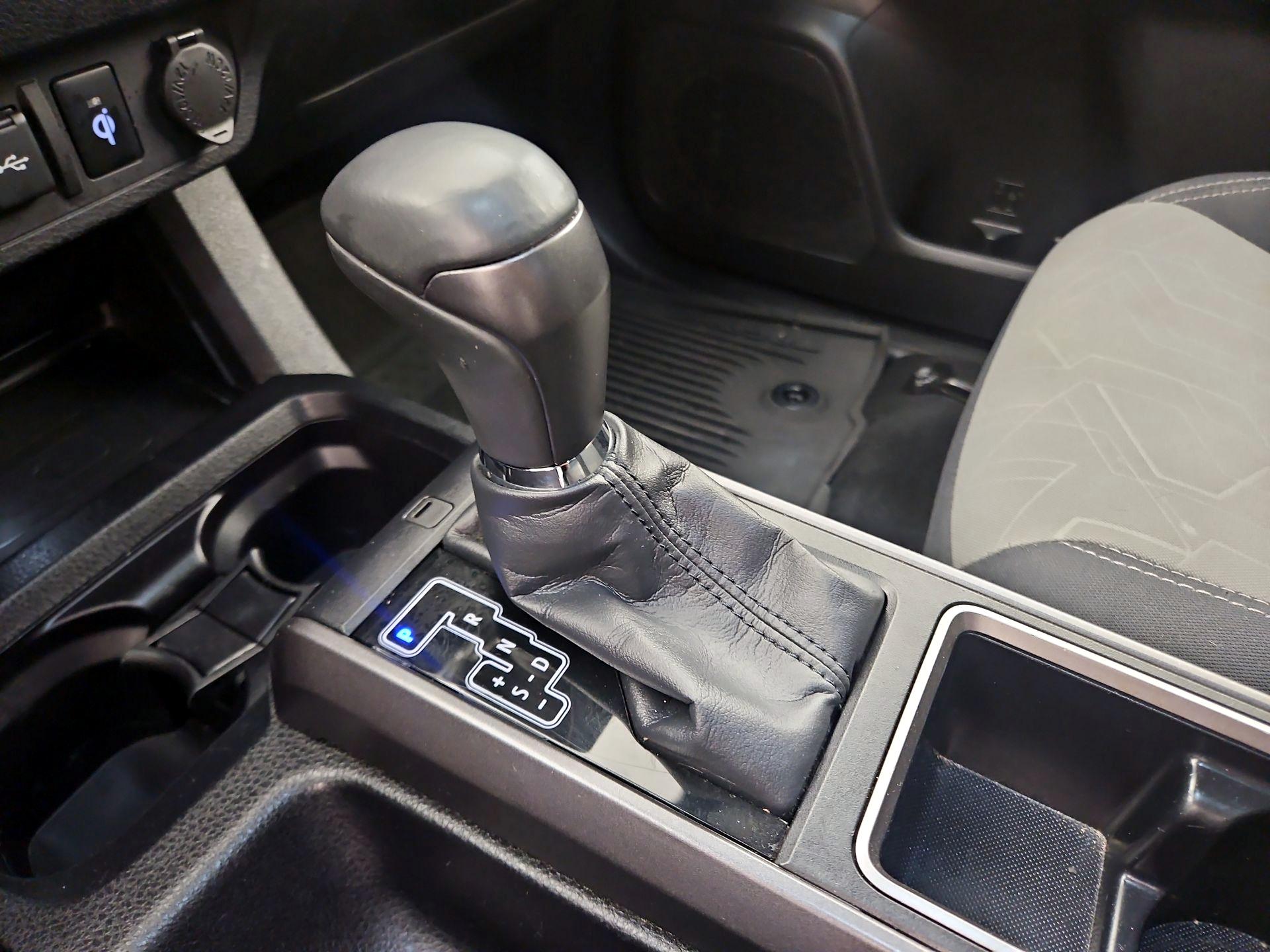 Thumbnail: 2022 Toyota Tacoma - 17