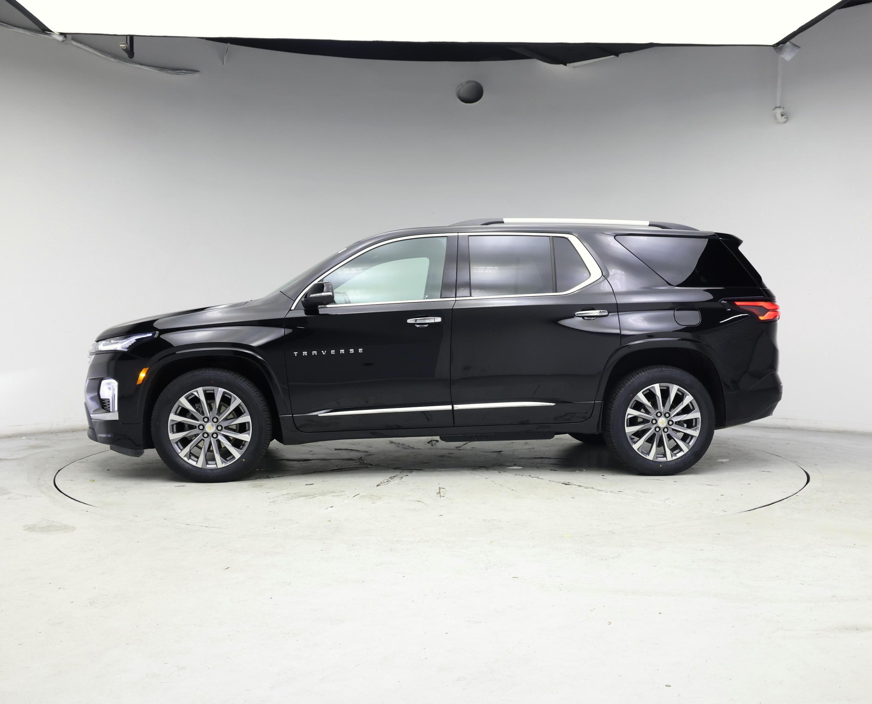 Thumbnail: 2022 Chevrolet Traverse - 3