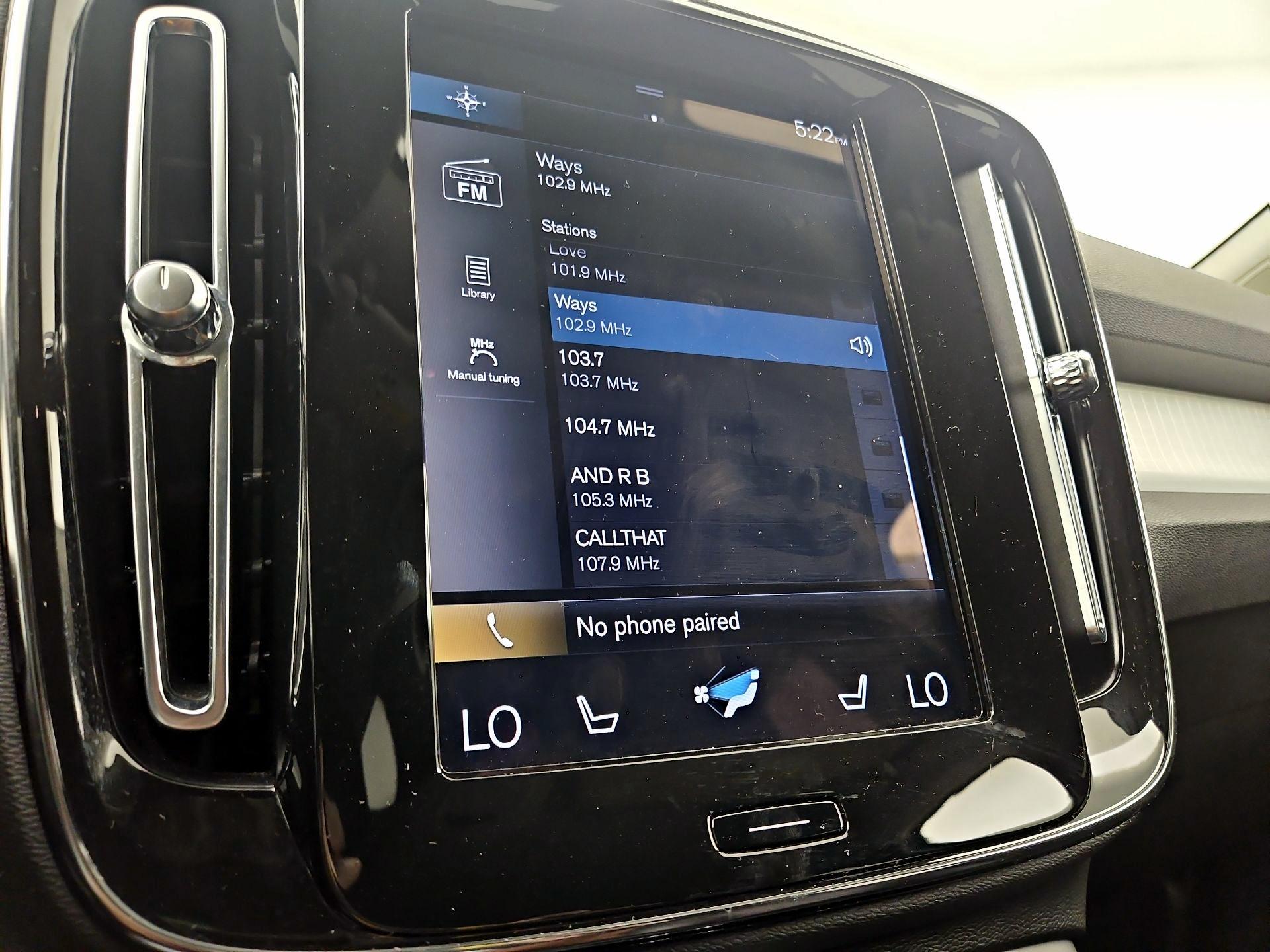 Thumbnail: 2022 Volvo XC40 - 16