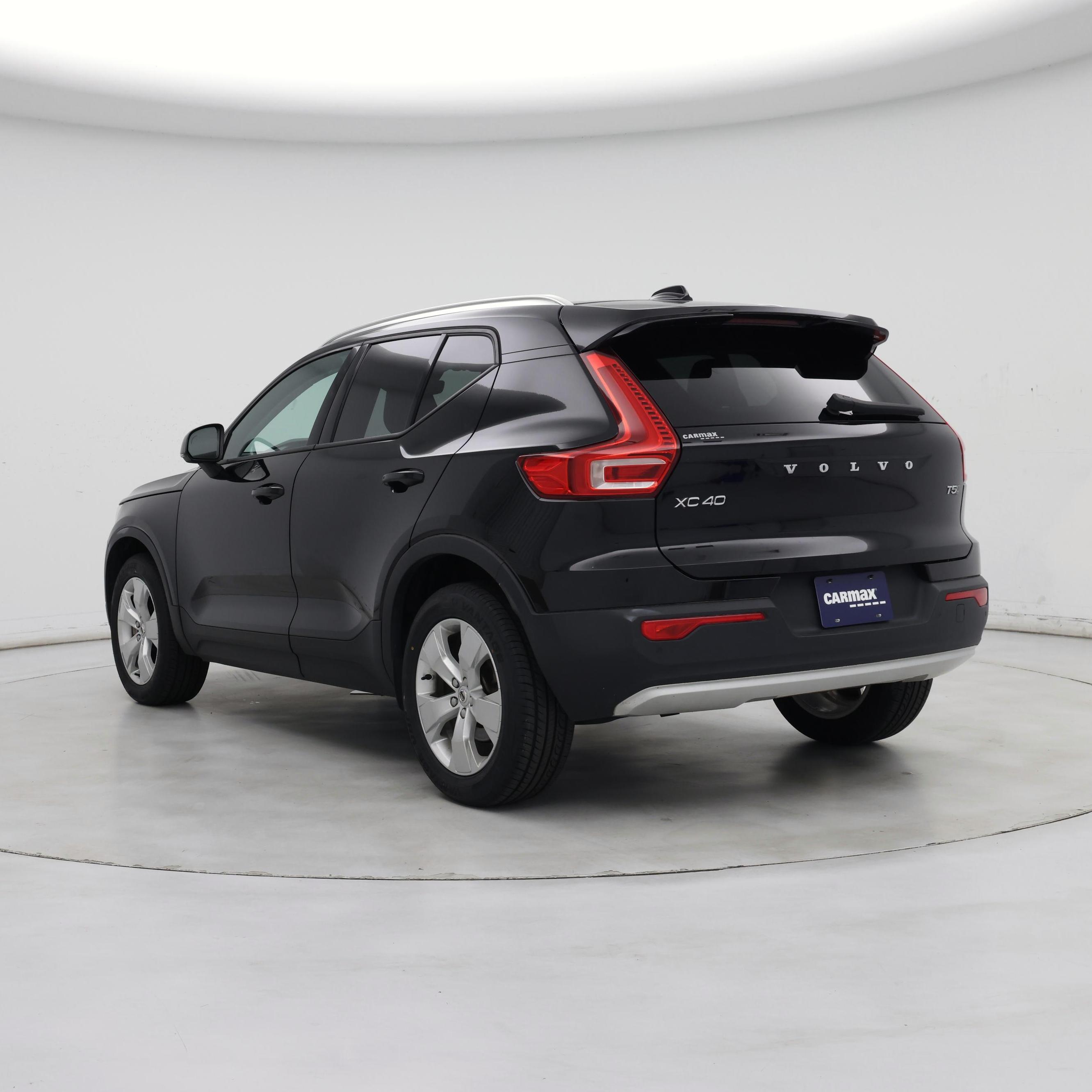 Thumbnail: 2022 Volvo XC40 - 2